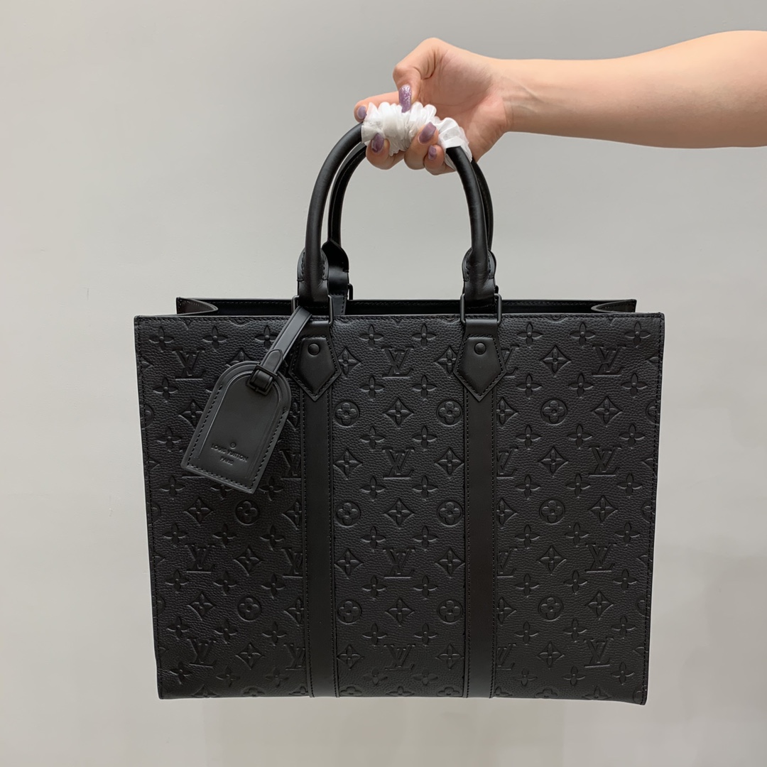 루이비통 M24786 가방 Louis Vuitton
