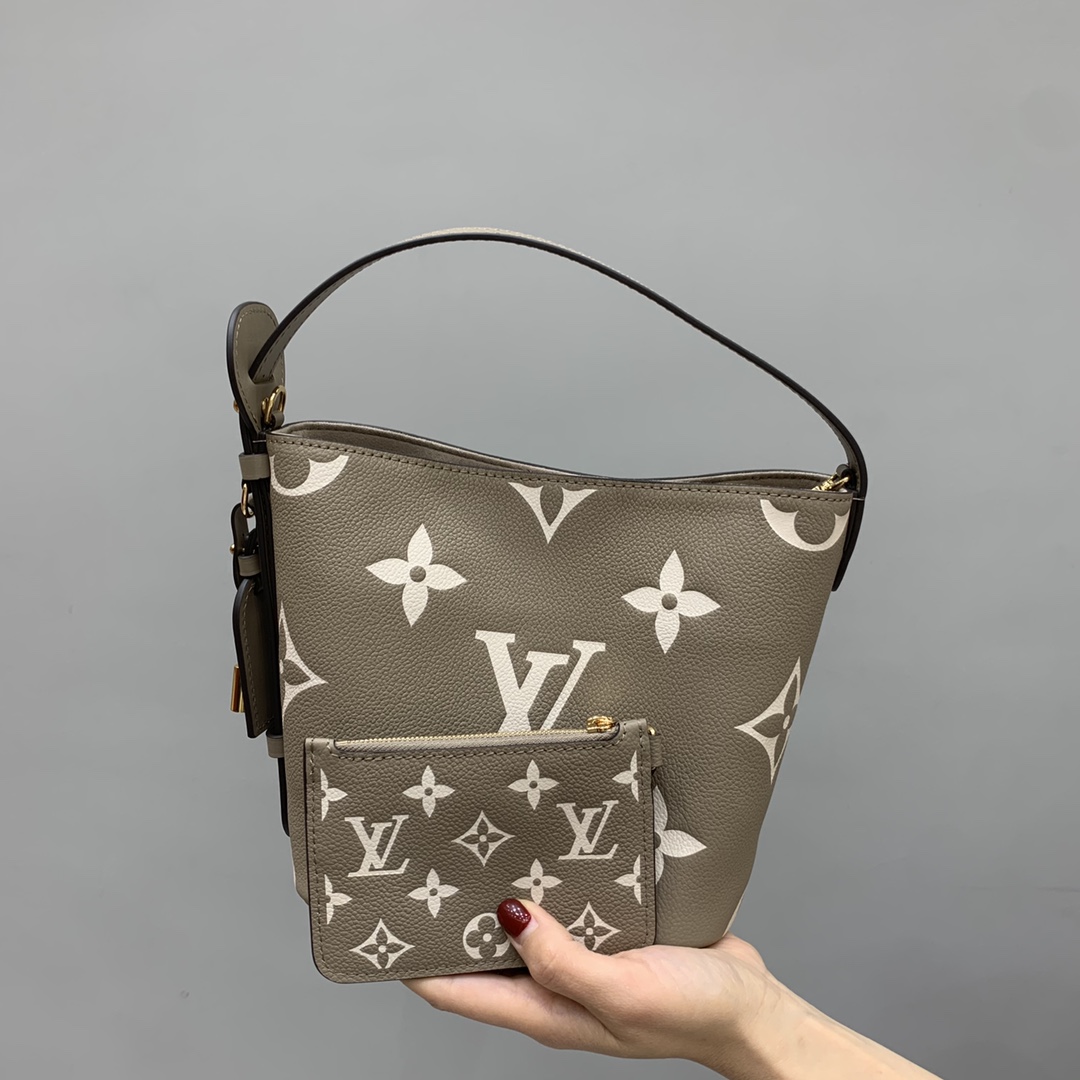 루이비통 M13045 가방 Louis Vuitton Bag