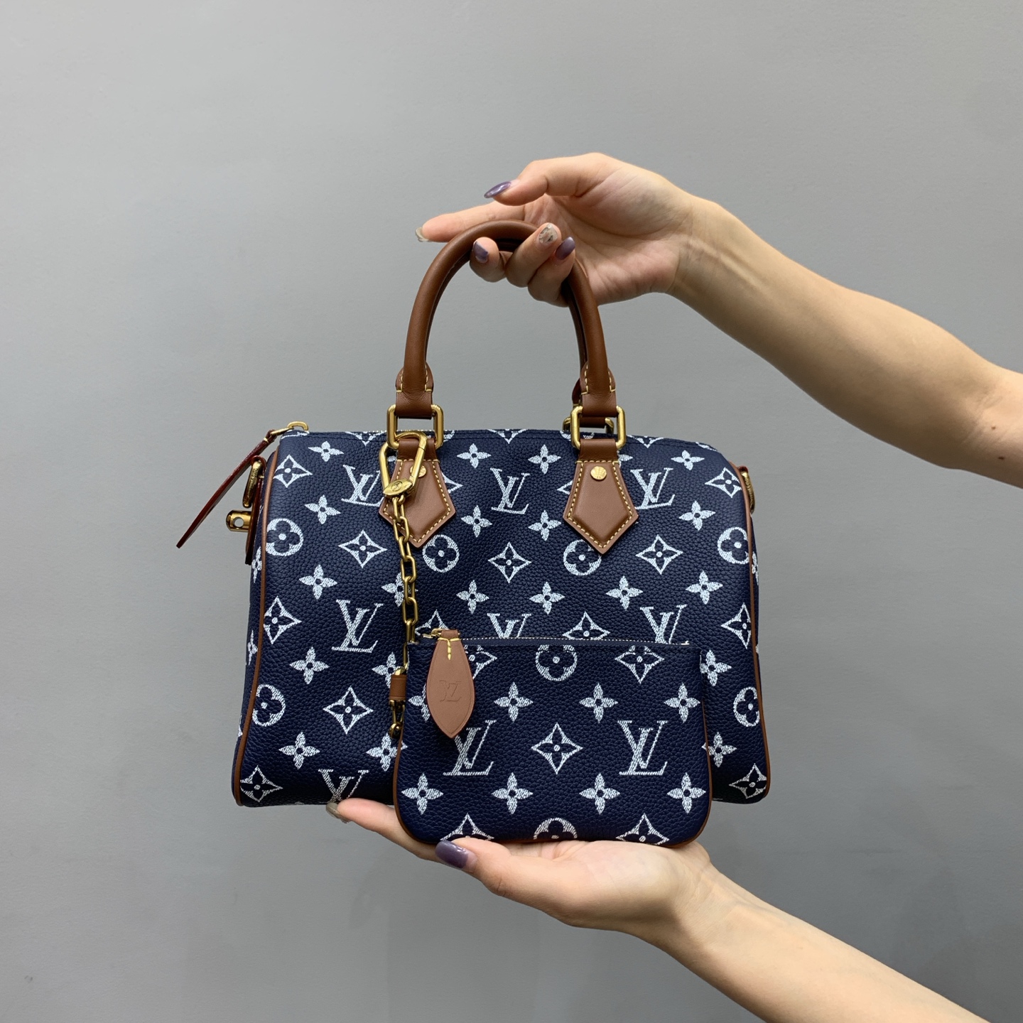 루이비통 M24440 가방 Louis Vuitton