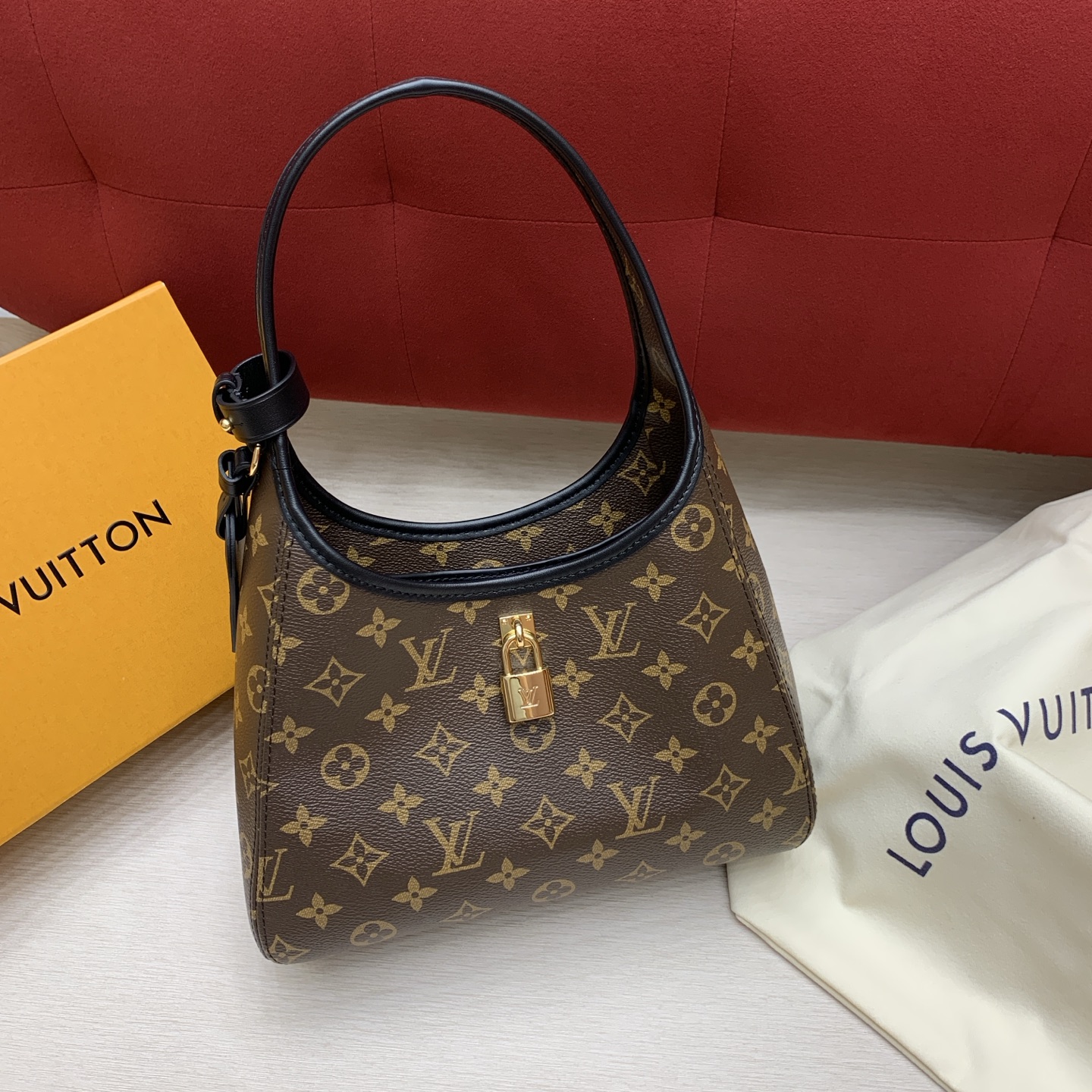 루이비통 M12940 가방 Louis Vuitton