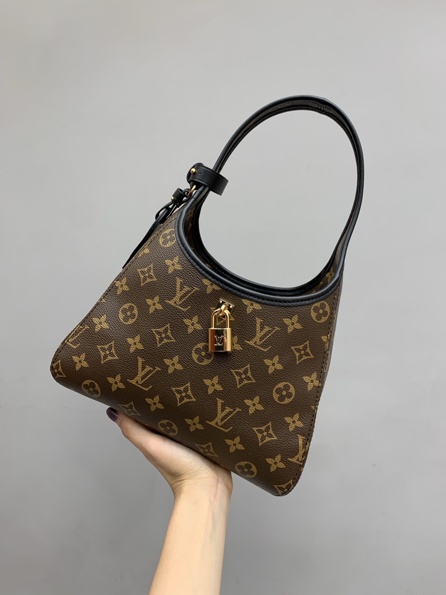 루이비통 M12940 가방 Louis Vuitton