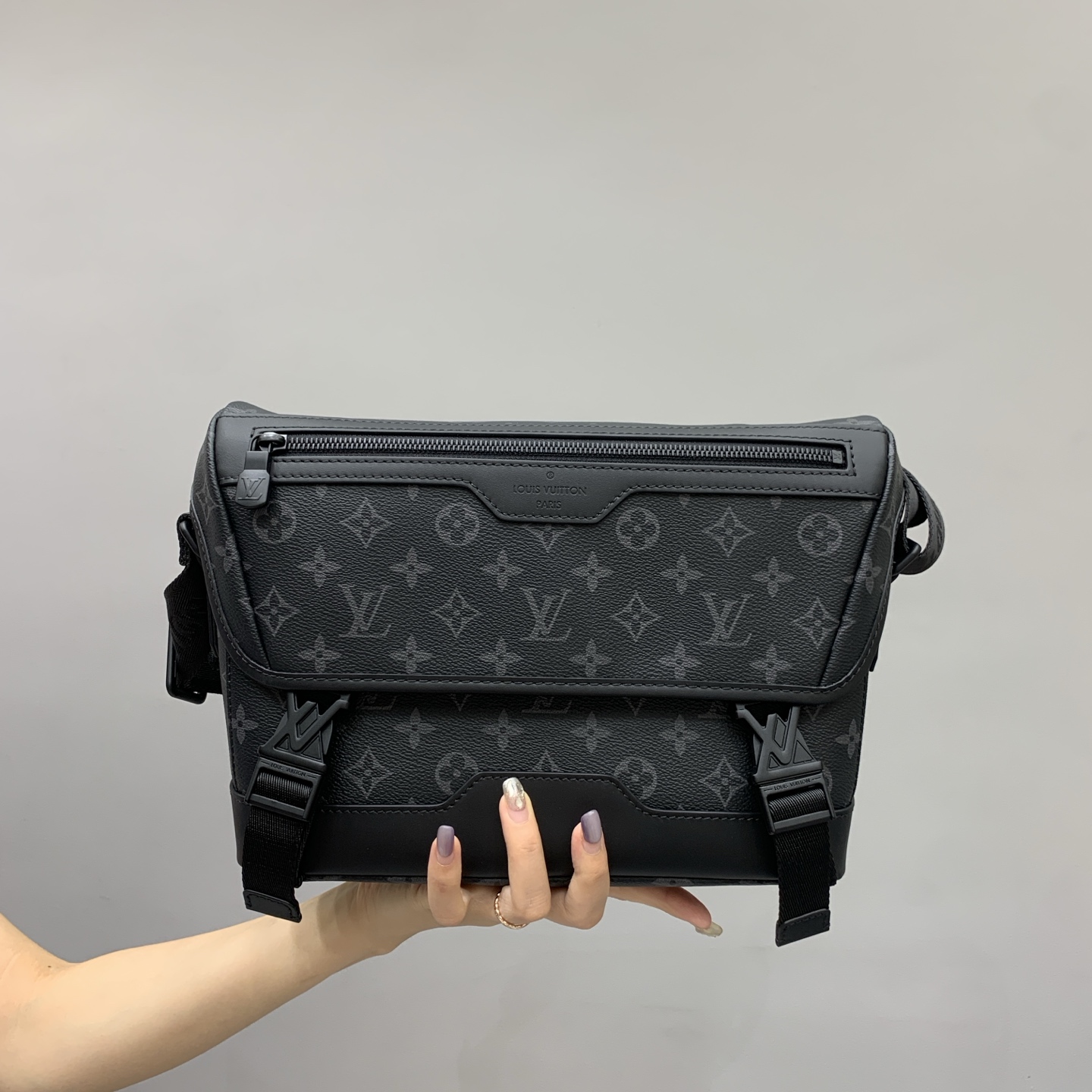 루이비통 M12517 가방 Louis Vuitton