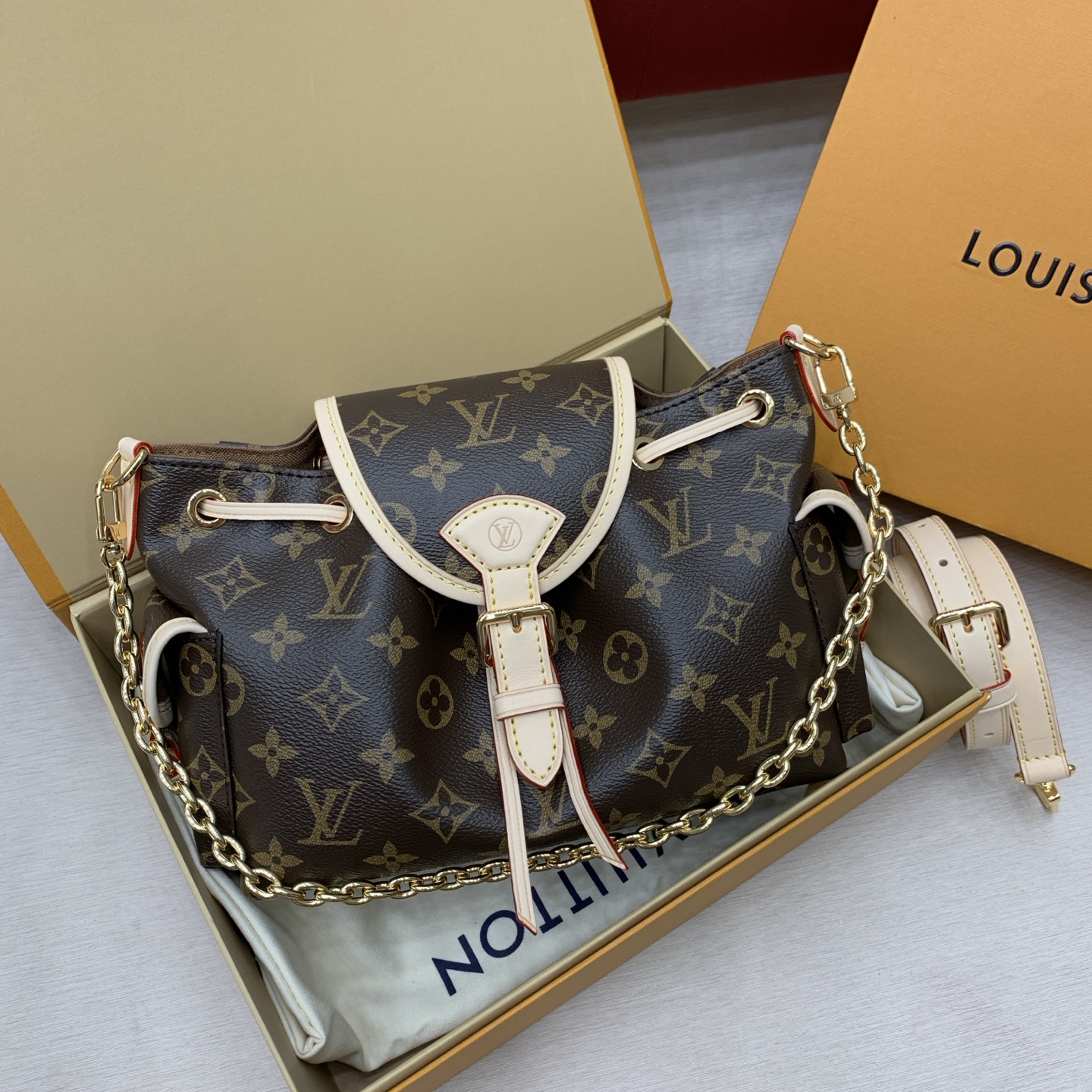 루이비통 M25085 가방 Louis Vuitton