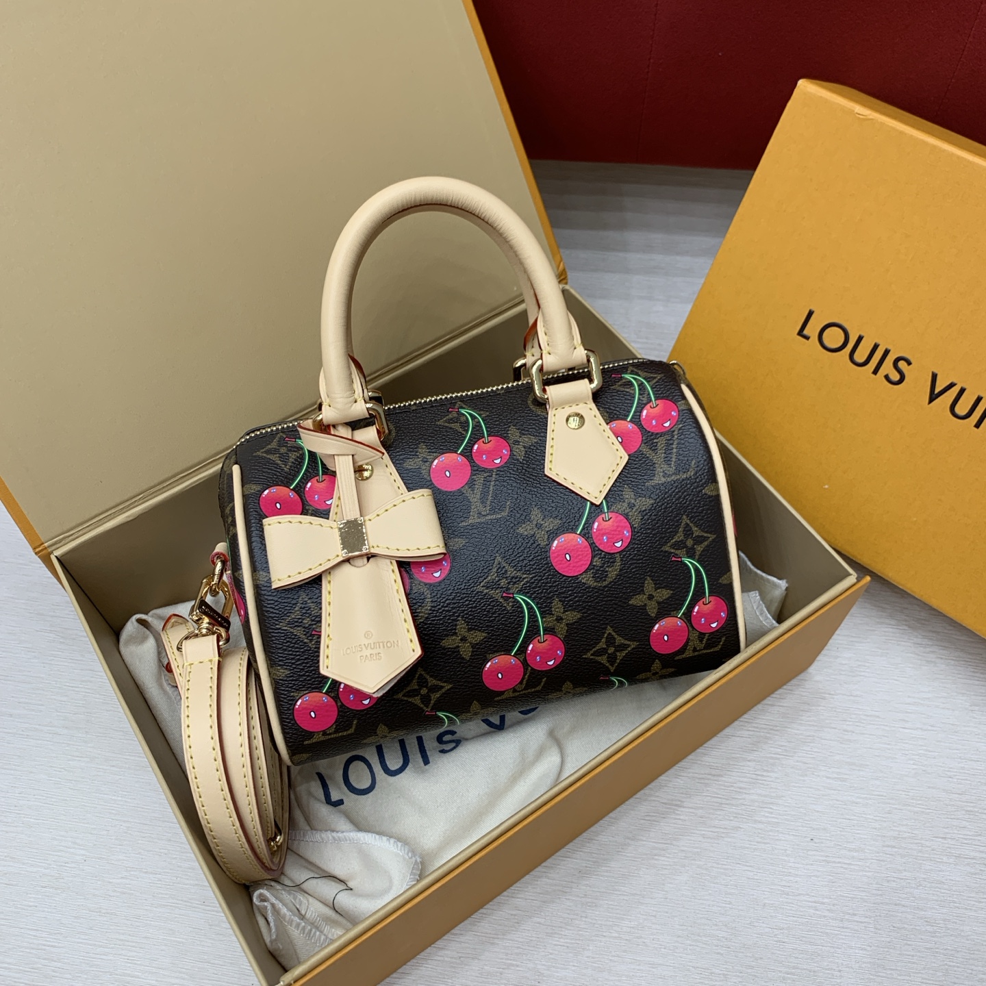 루이비통 M13094 가방 Louis Vuitton