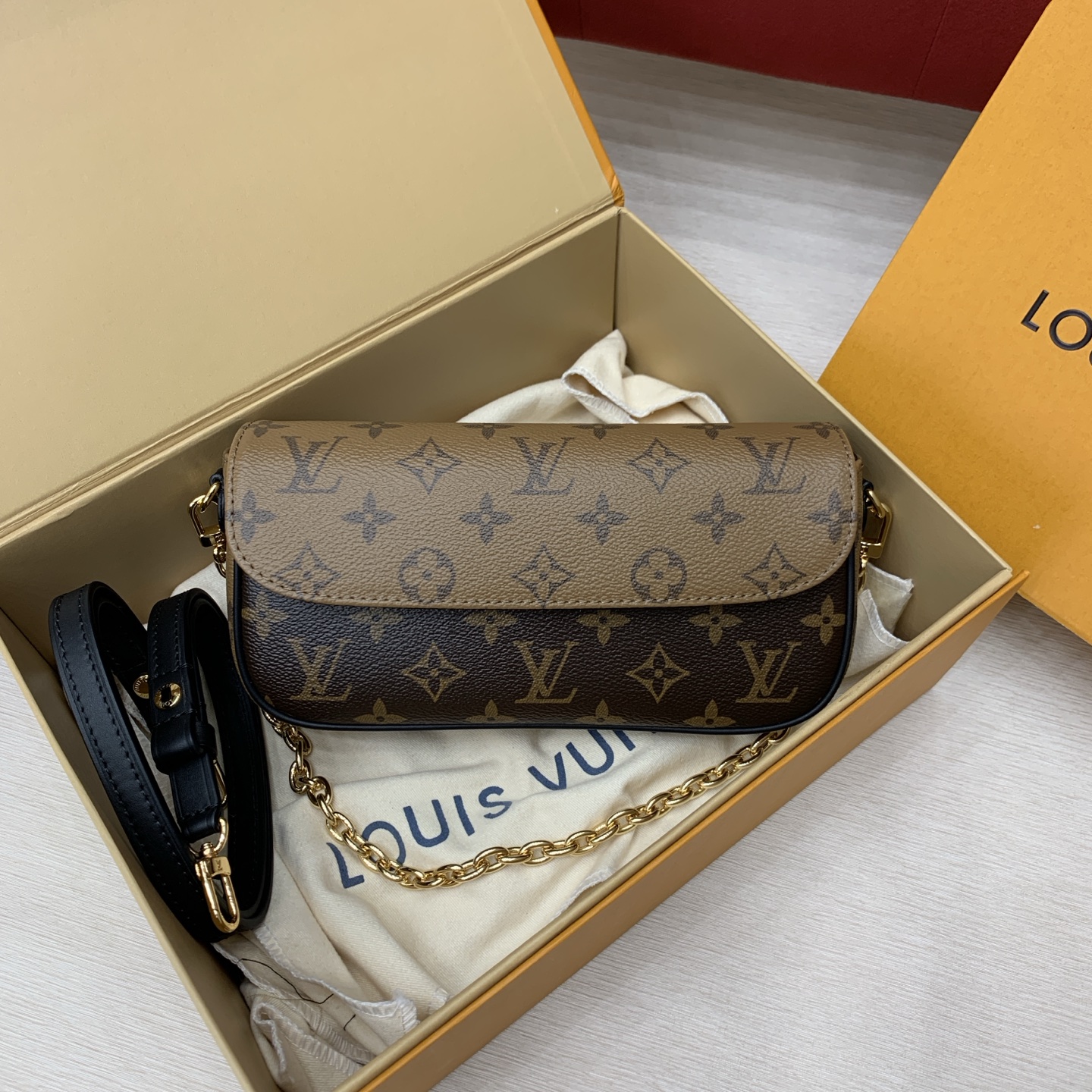 루이비통 M26587 가방 Louis Vuitton