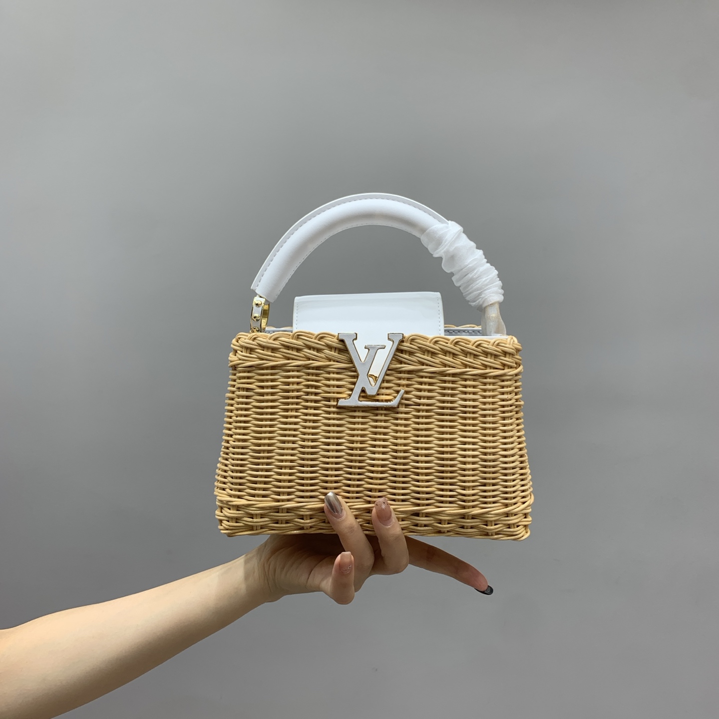 루이비통 M26004 가방 Louis Vuitton