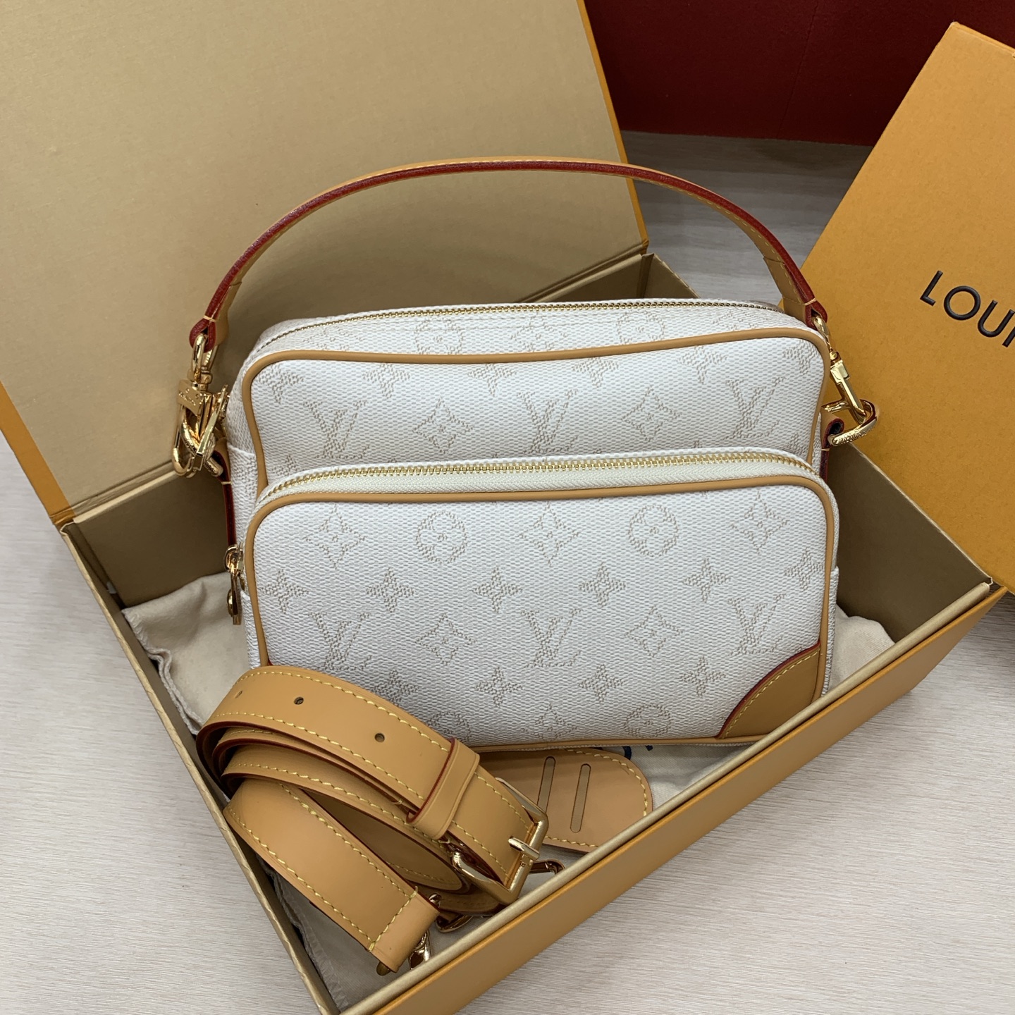 루이비통 M14682 가방 Louis Vuitton