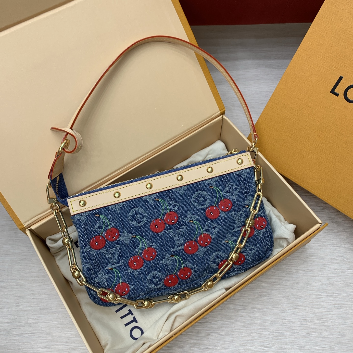 루이비통 M13994 가방 Louis Vuitton