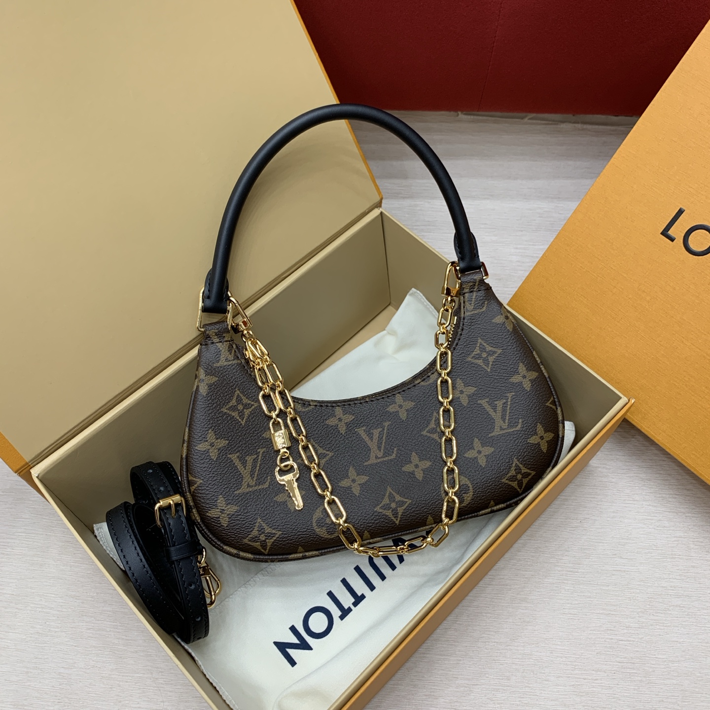 루이비통 M25223 가방 Louis Vuitton