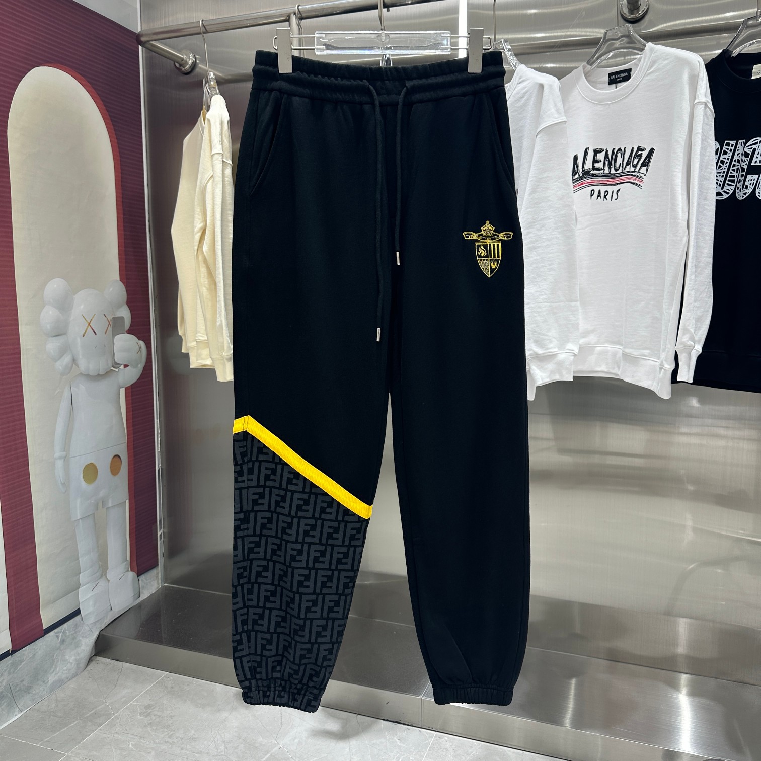 2024 Autumn/Winter Leisure Pants: Sliced Logo Letters, Embroidered, Black, Sizes M-XXL - 图片 1