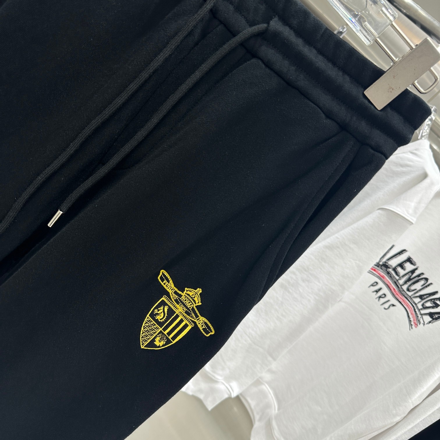 2024 Autumn/Winter Leisure Pants: Sliced Logo Letters, Embroidered, Black, Sizes M-XXL - 图片 4