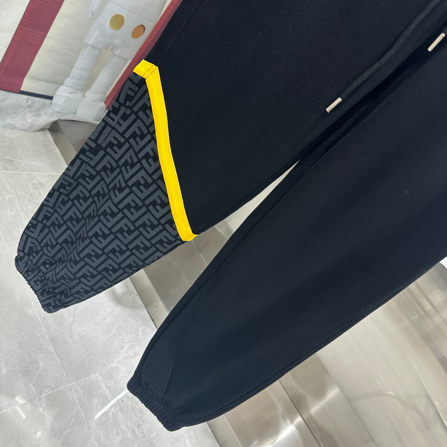 2024 Autumn/Winter Leisure Pants: Sliced Logo Letters, Embroidered, Black, Sizes M-XXL - 图片 6
