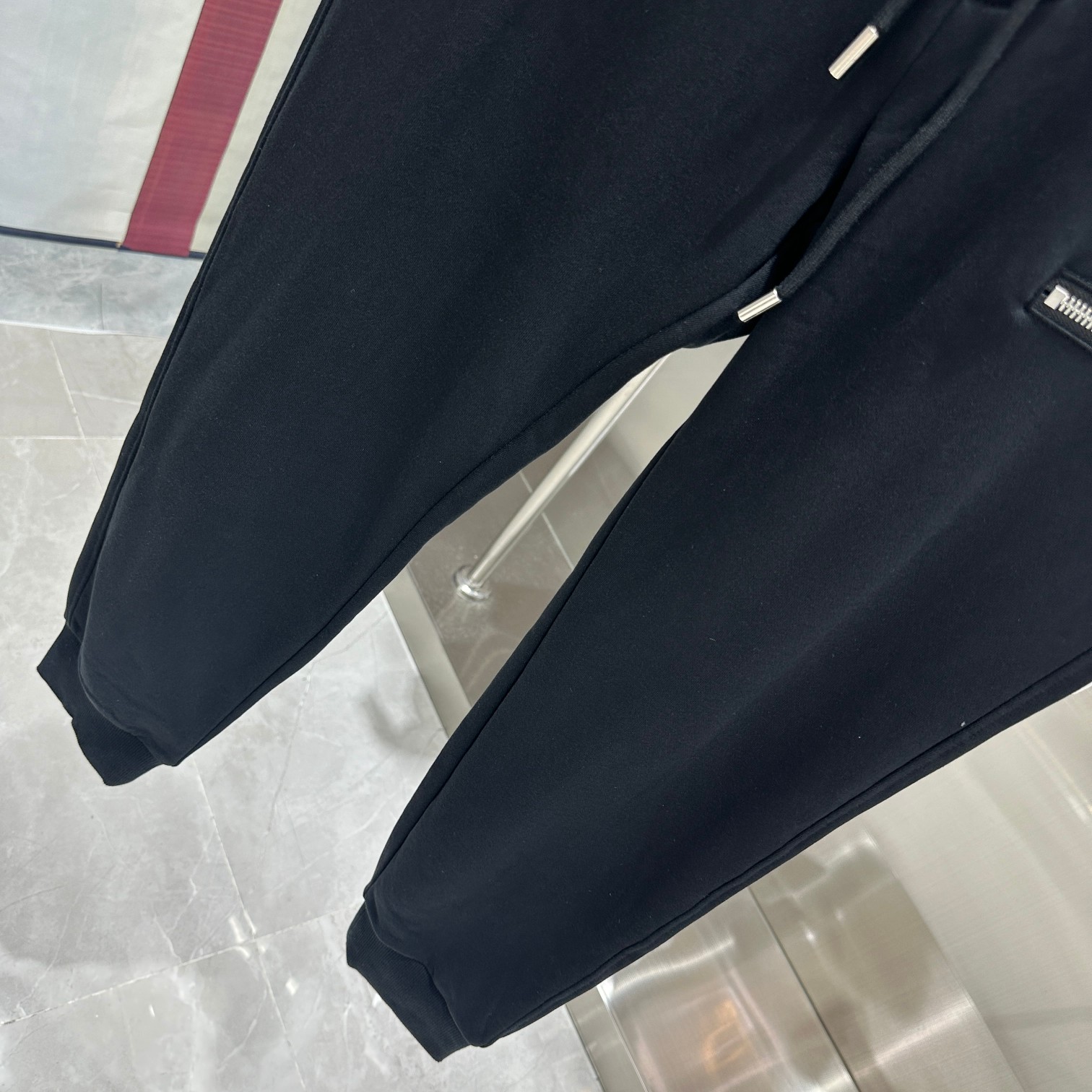 2024 Autumn/Winter Logo Embroidered Leisure Pants with Gold Zipper, Black, Sizes M-XXL - 图片 6