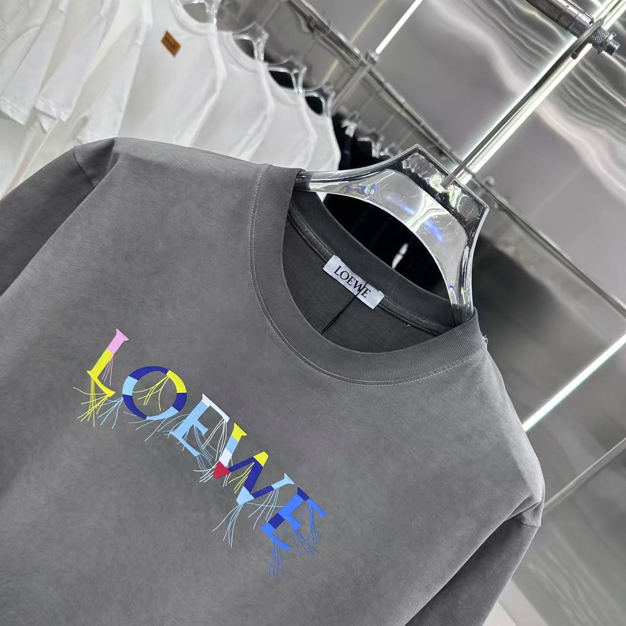 “Spring 2025 Fashion: New Silica T-Shirts in Various Sizes and Colors” - 图片 3
