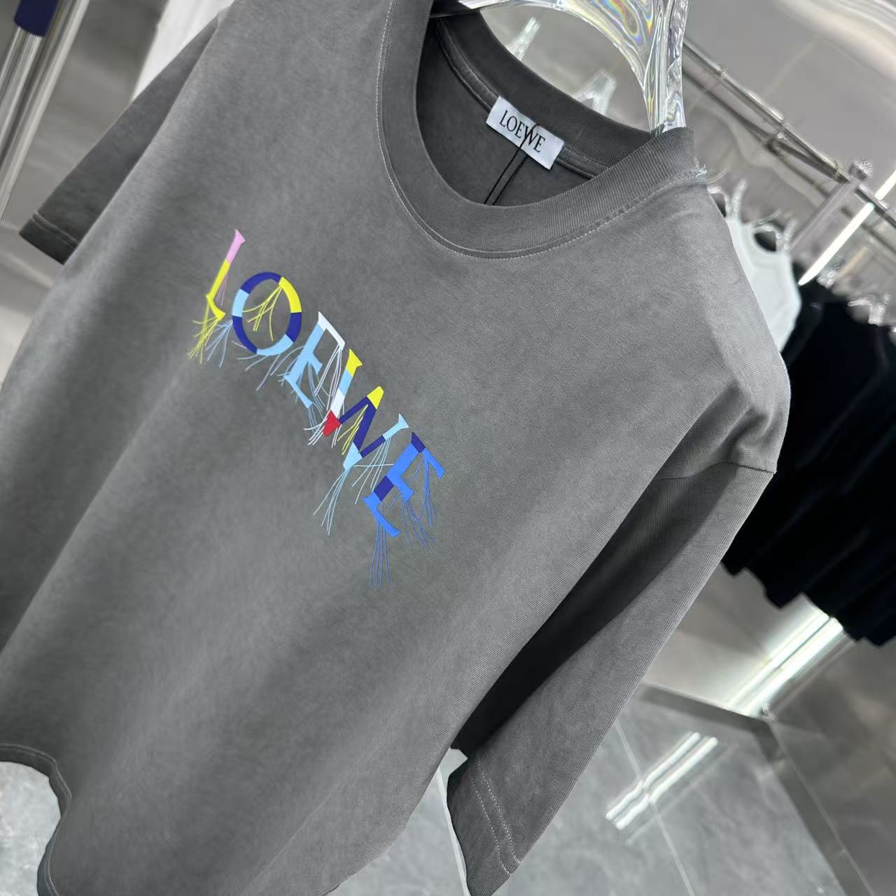 “Spring 2025 Fashion: New Silica T-Shirts in Various Sizes and Colors” - 图片 4
