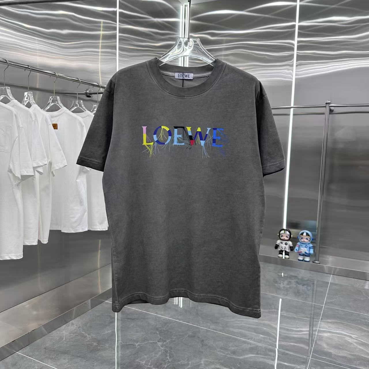 “Spring 2025 Fashion: New T-Shirts Collection in Various Sizes and Colors” - 图片 1