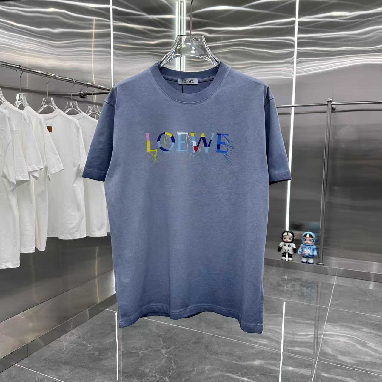 “Spring 2025 Fashion: New Silica T-Shirt Collection in Various Sizes and Colors” - 图片 1