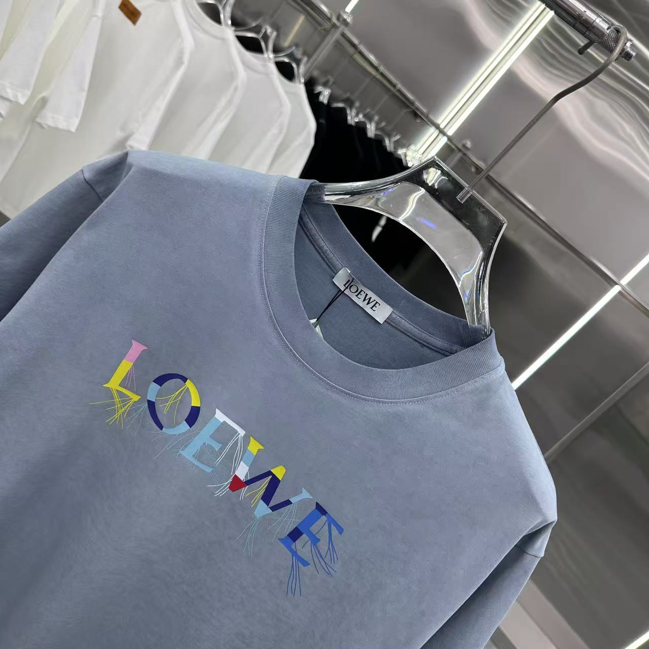 “Spring 2025 Fashion: New Silica T-Shirt Collection in Various Sizes and Colors” - 图片 3