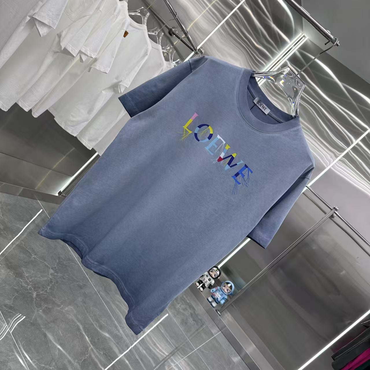 “Spring 2025 Fashion: New Silica T-Shirt Collection in Various Sizes and Colors” - 图片 2