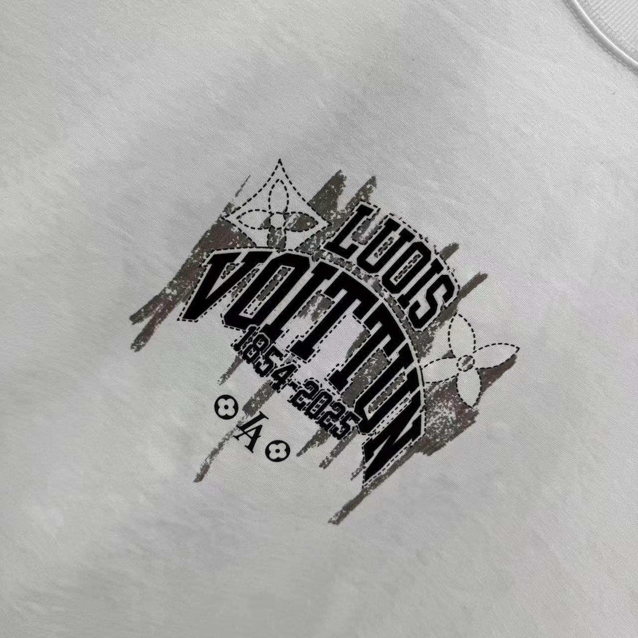 Louis Vuitton חולצת טי שירט עם שרוולים קצרים לנשים ולגברים - עיצוב אופנתי 7 a1754105004284 3680
