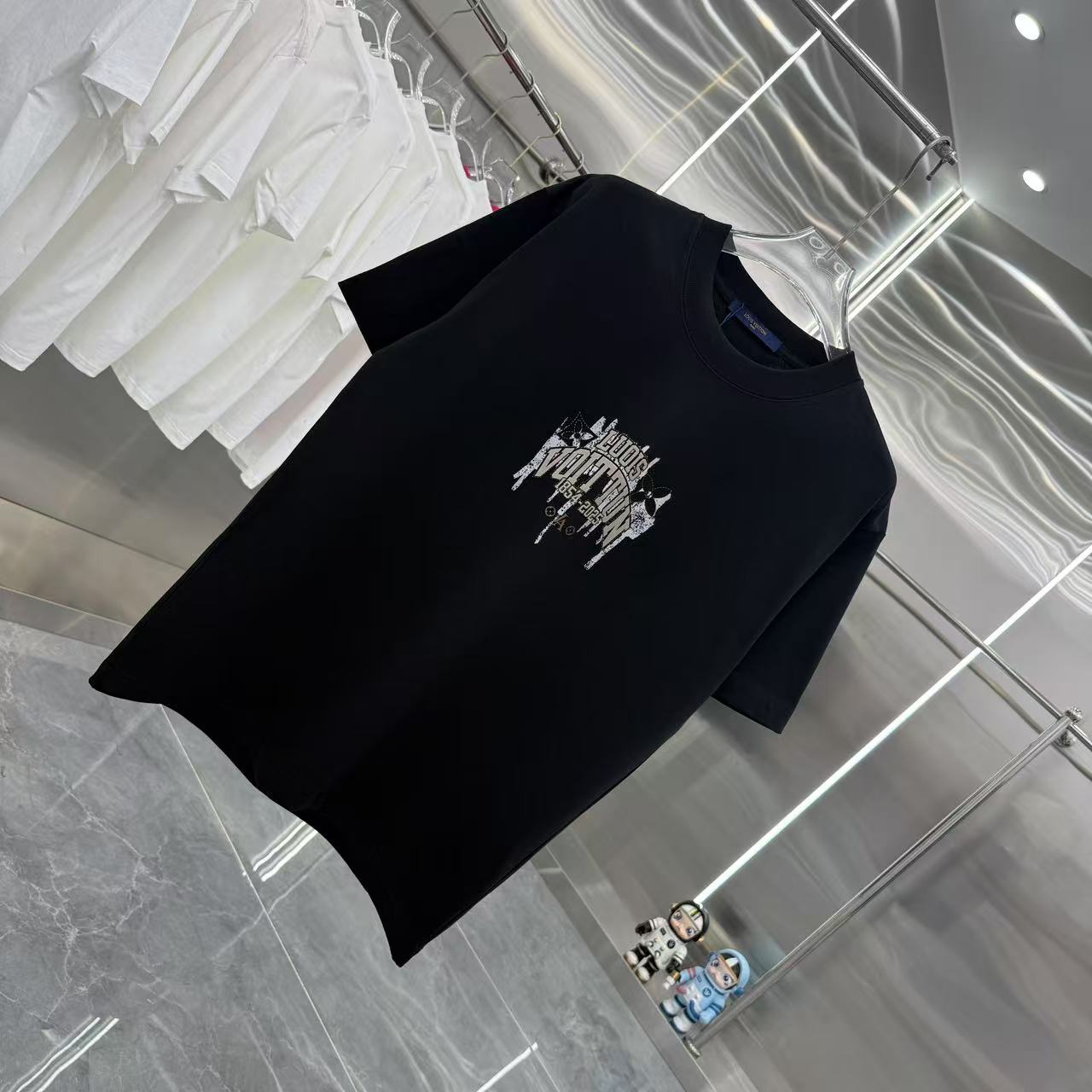 Louis Vuitton 2025 Spring Round Neck Short Sleeve T-Shirt Unisex 3 a1754105083986 0585