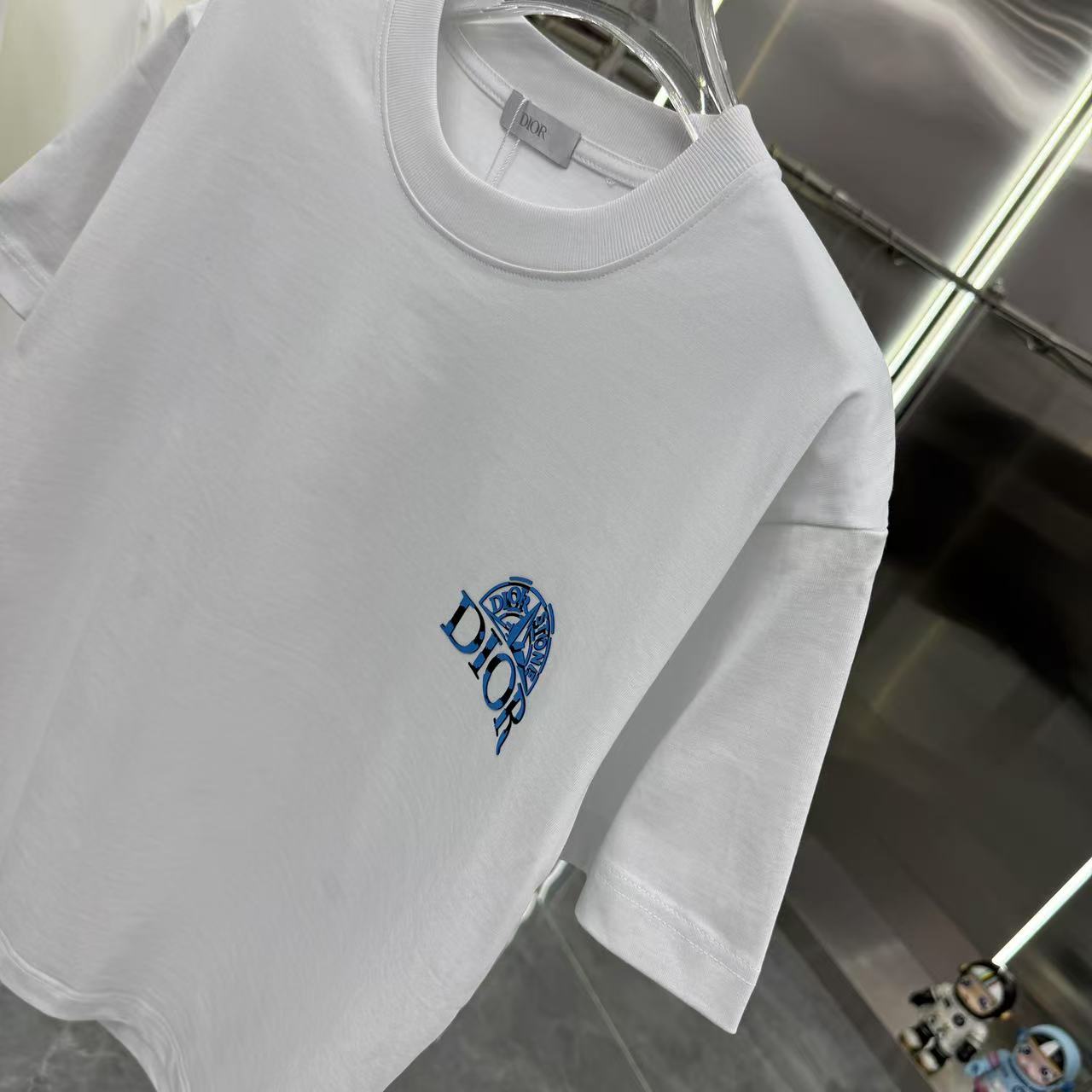 P115 DIOR 迪奥 2025春秋新款 320克 圆领短袖 立体硅胶工艺 男女同款 S M L XL XXL 五个码 黑色  白色 灰色