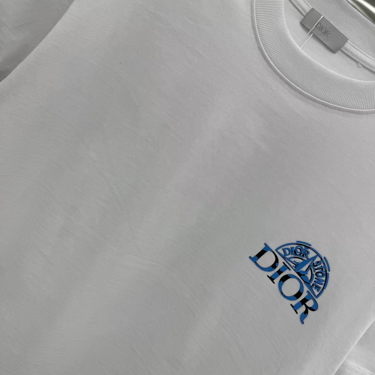P115 DIOR 迪奥 2025春秋新款 320克 圆领短袖 立体硅胶工艺 男女同款 S M L XL XXL 五个码 黑色  白色 灰色