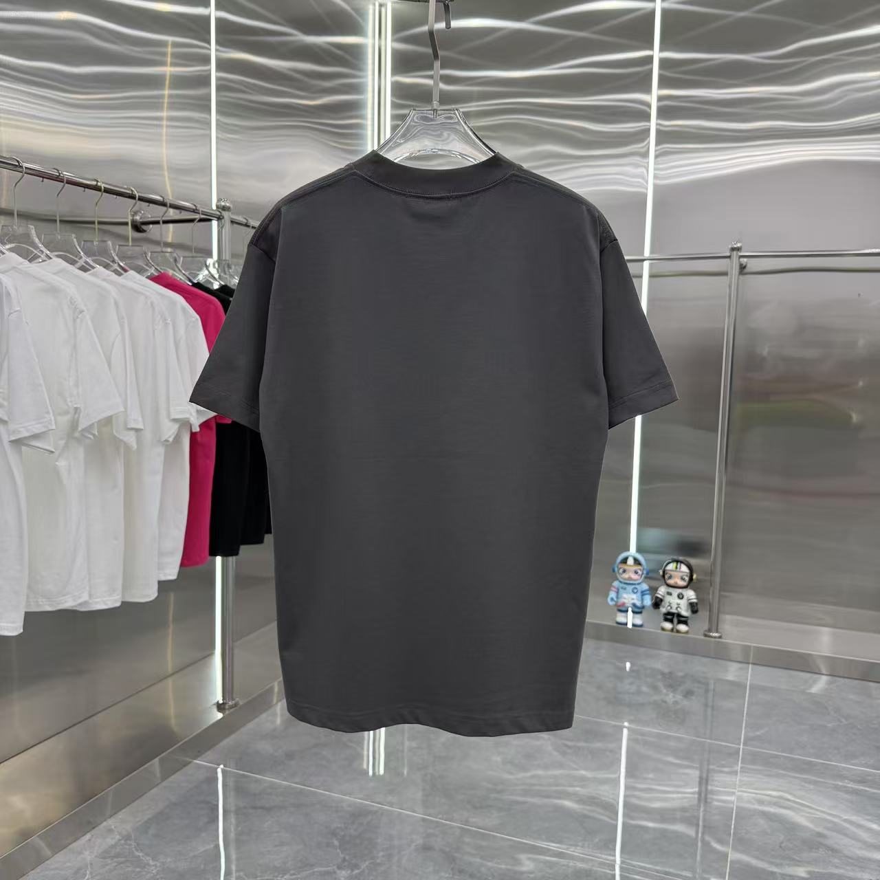 P110 DIOR 迪奥 2025春秋新款 320克 圆领短袖 立体彩色发泡工艺 男女同款 S M L XL XXL 五个码 黑色  白色 灰色