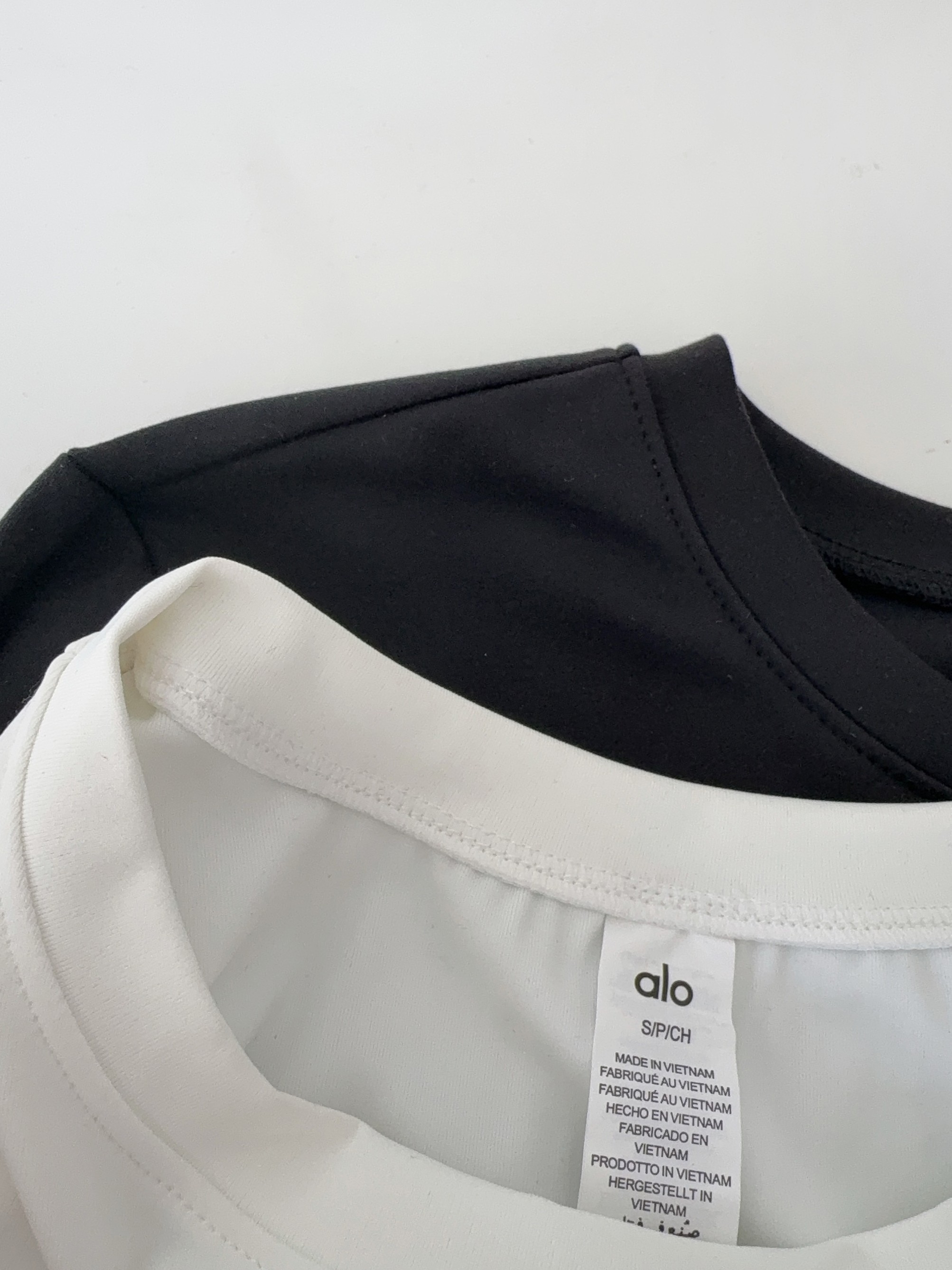 Alo long sleeve studio white black yoga