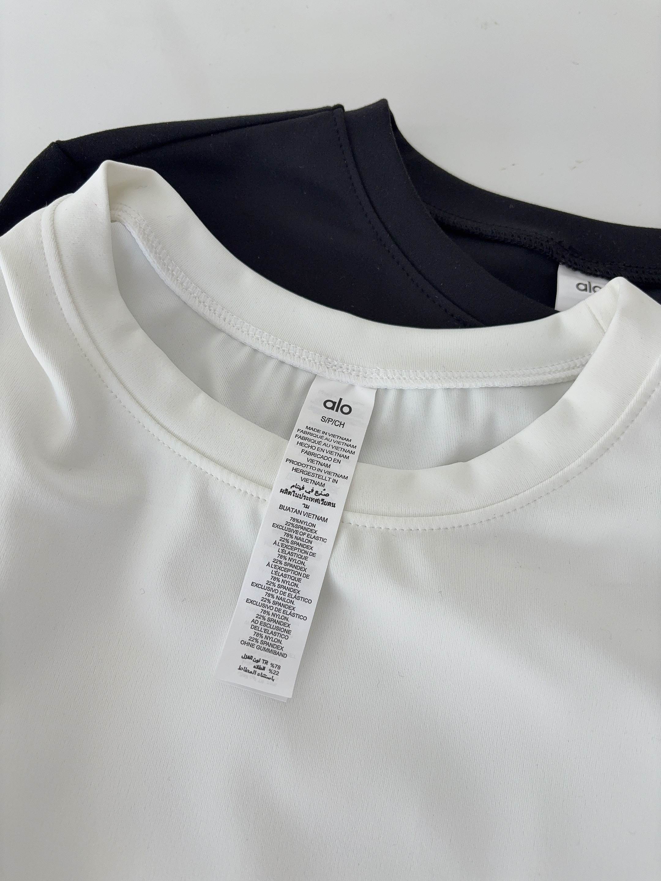 Alo long sleeve studio white black yoga