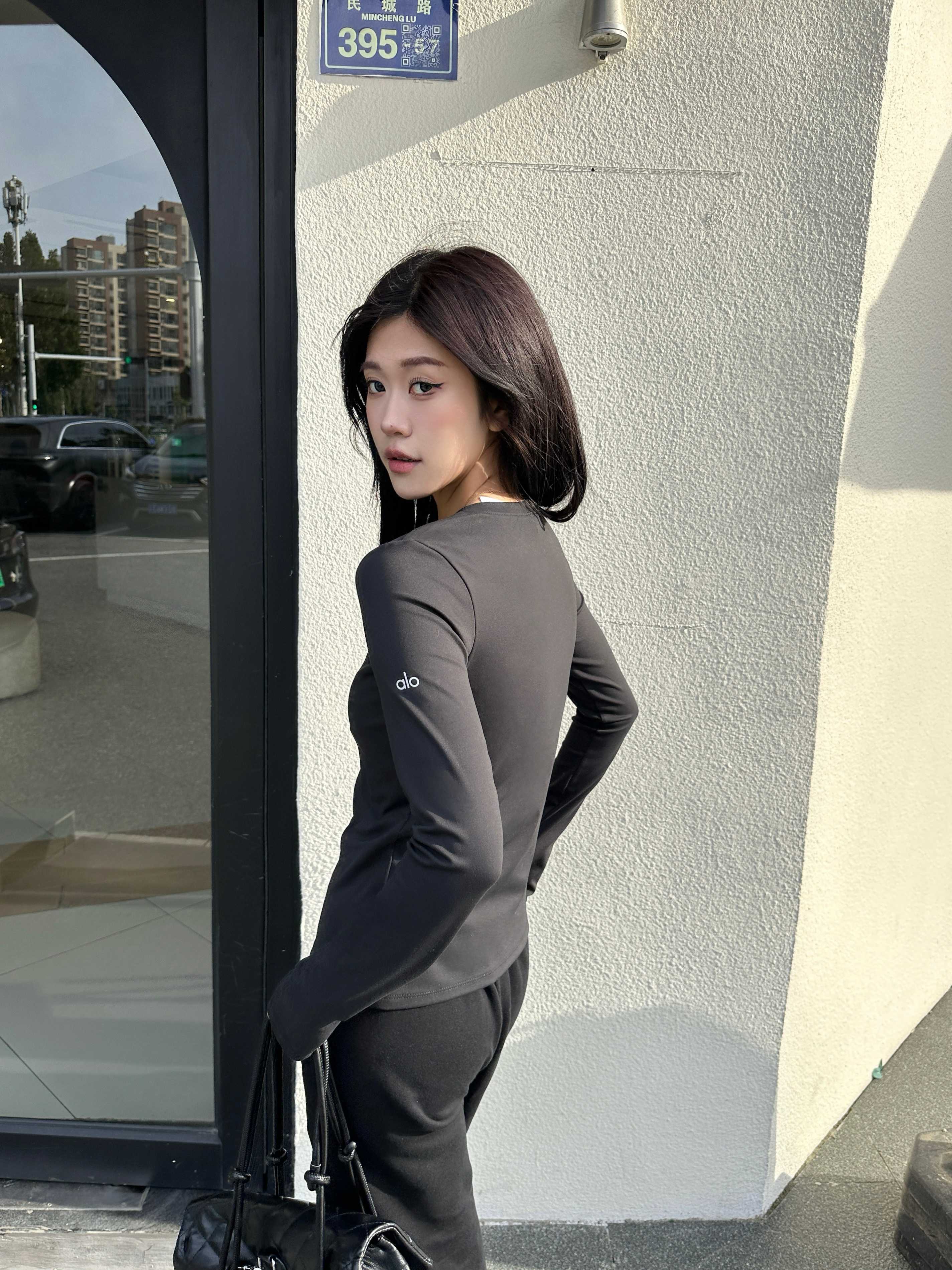 Alo long sleeve everyday black yoga