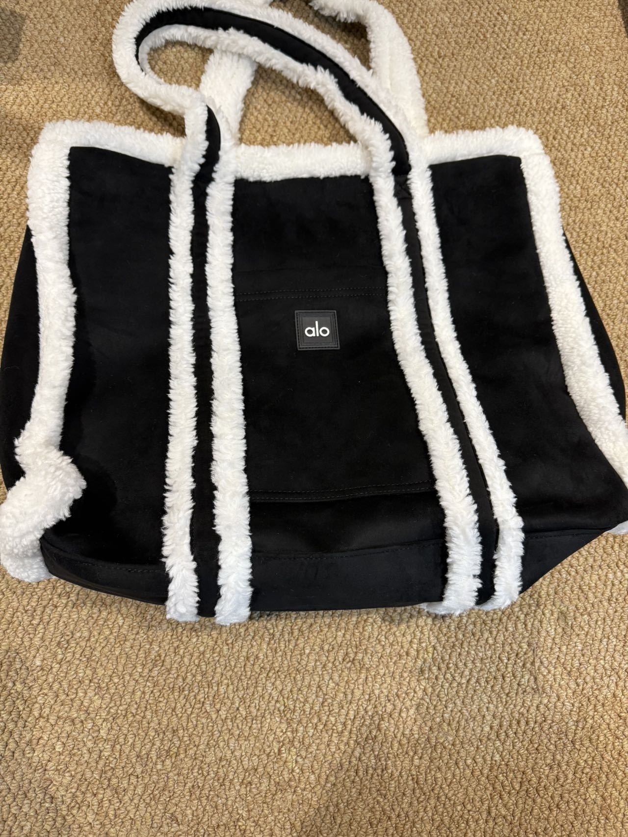Alo accessories everyday black and white yoga