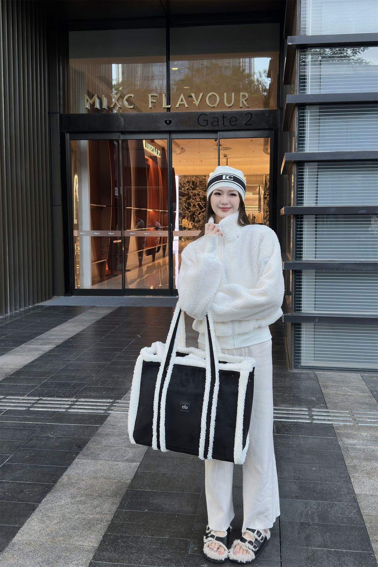 Alo accessories everyday black and white yoga