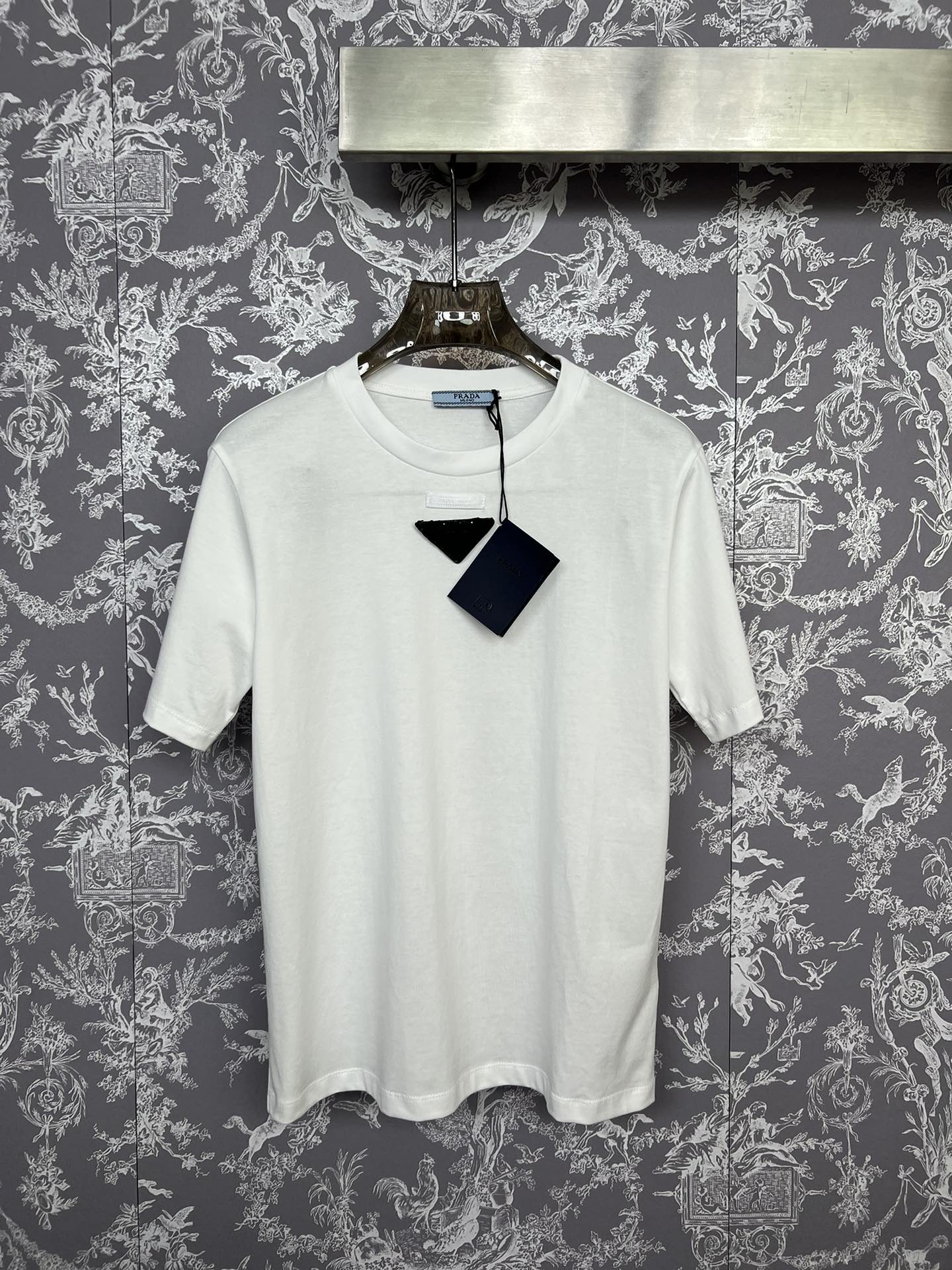 Comment trouver des répliques de boutique
 Prada Vêtements T-Shirt Vente en ligne
 Serti diamants Coton Série d’été