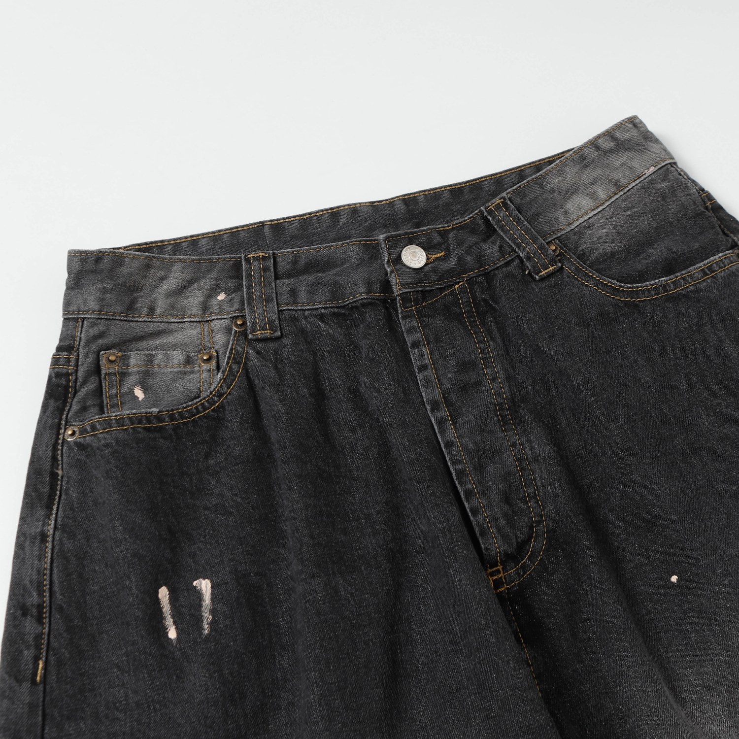 Acne Studios Introduces New Hand-Washing Ink Process for Loose-Fit Jeans - 图片 3