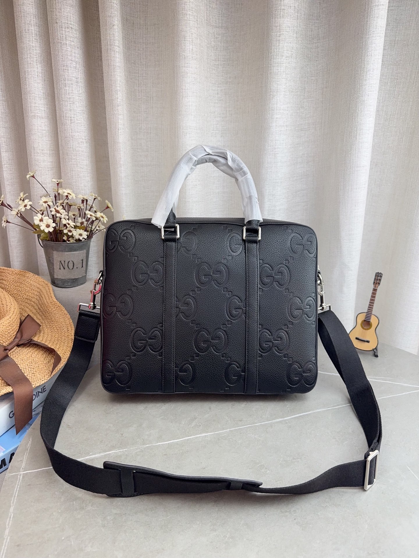 Cool Gucci Hand-held Crossbody Men's Bag, Briefcase | Suitable For Office Workers, Essential For Business Trips | Business Style, Can Put Down The Computer | Size: 36 29cm P225