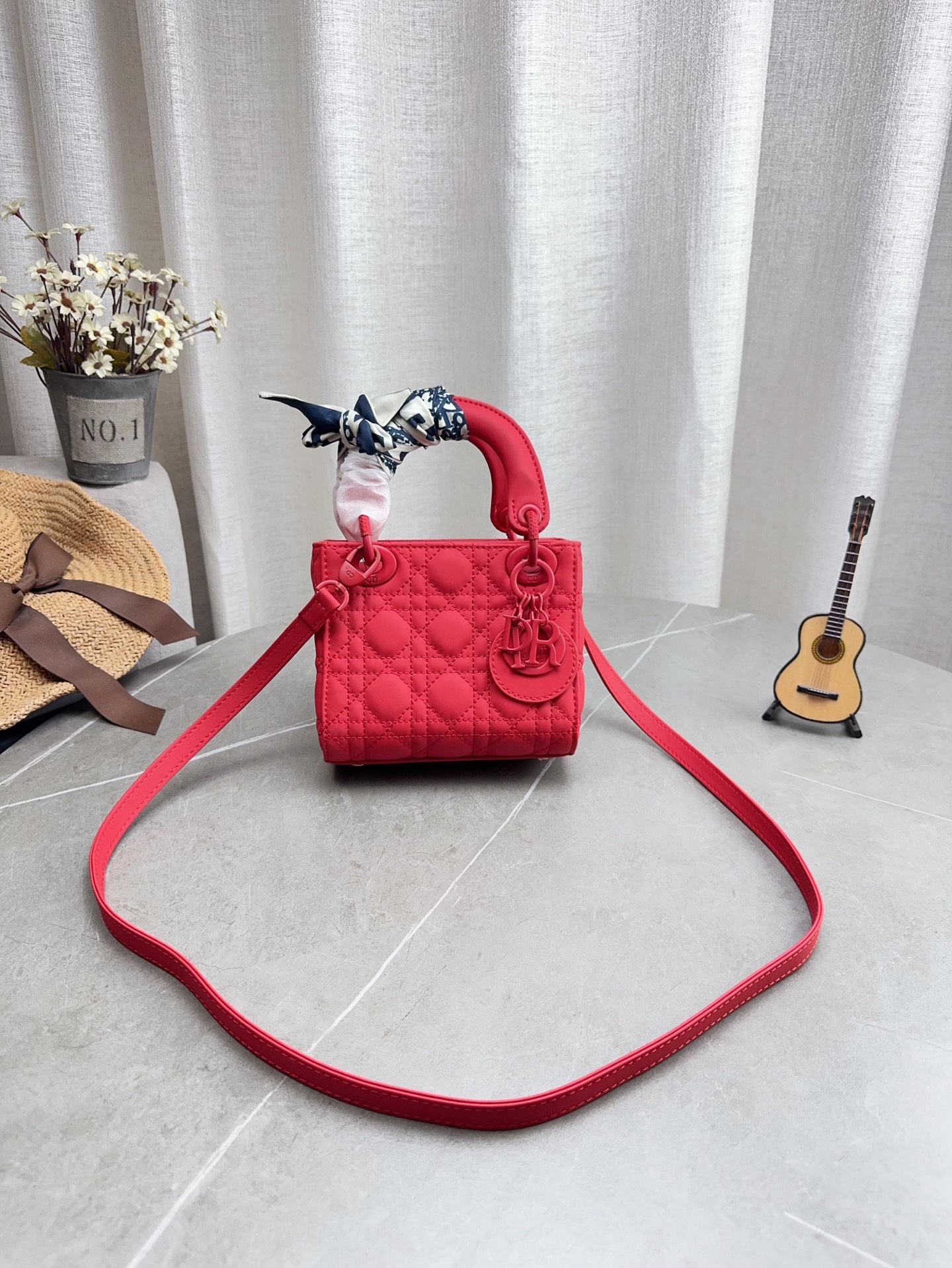 Dior bag Comes with folding gift box (two shoulder straps) — photo 5