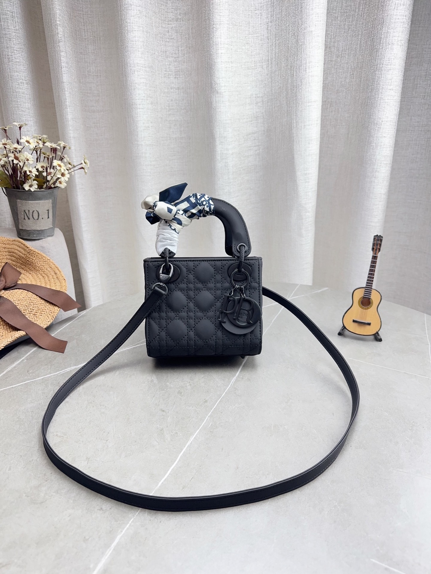 Dior bag Comes with folding gift box (two shoulder straps) — photo 8
