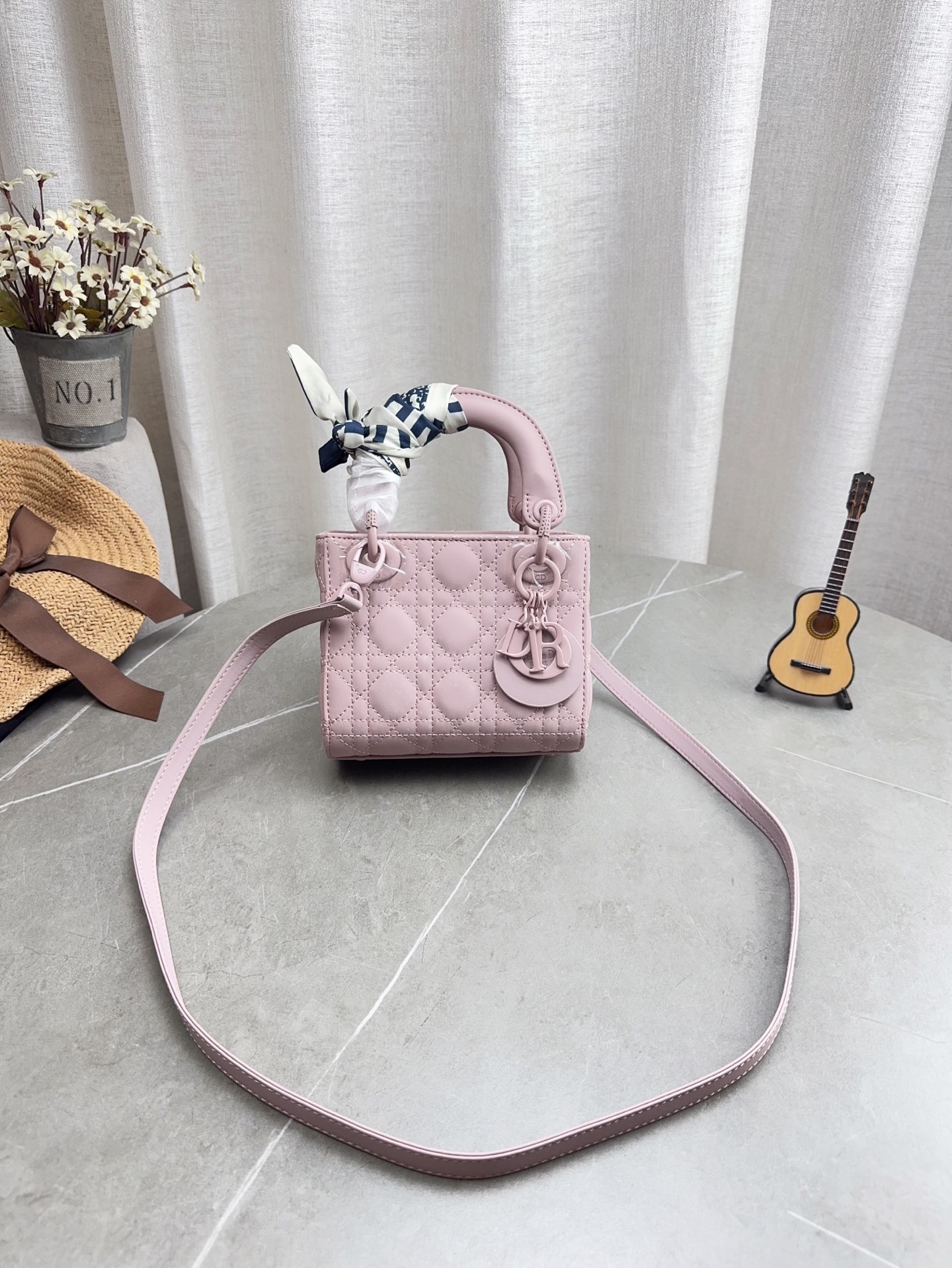 Dior bag Comes with folding gift box (two shoulder straps) — photo 9