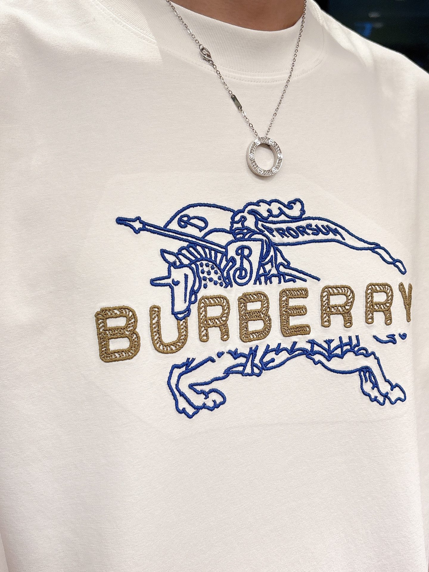 Burberry Summer T-Shirt with Equestrian Knight Logo - A Stylish Wardrobe Staple 4 i1742580698693 3621 0 5
