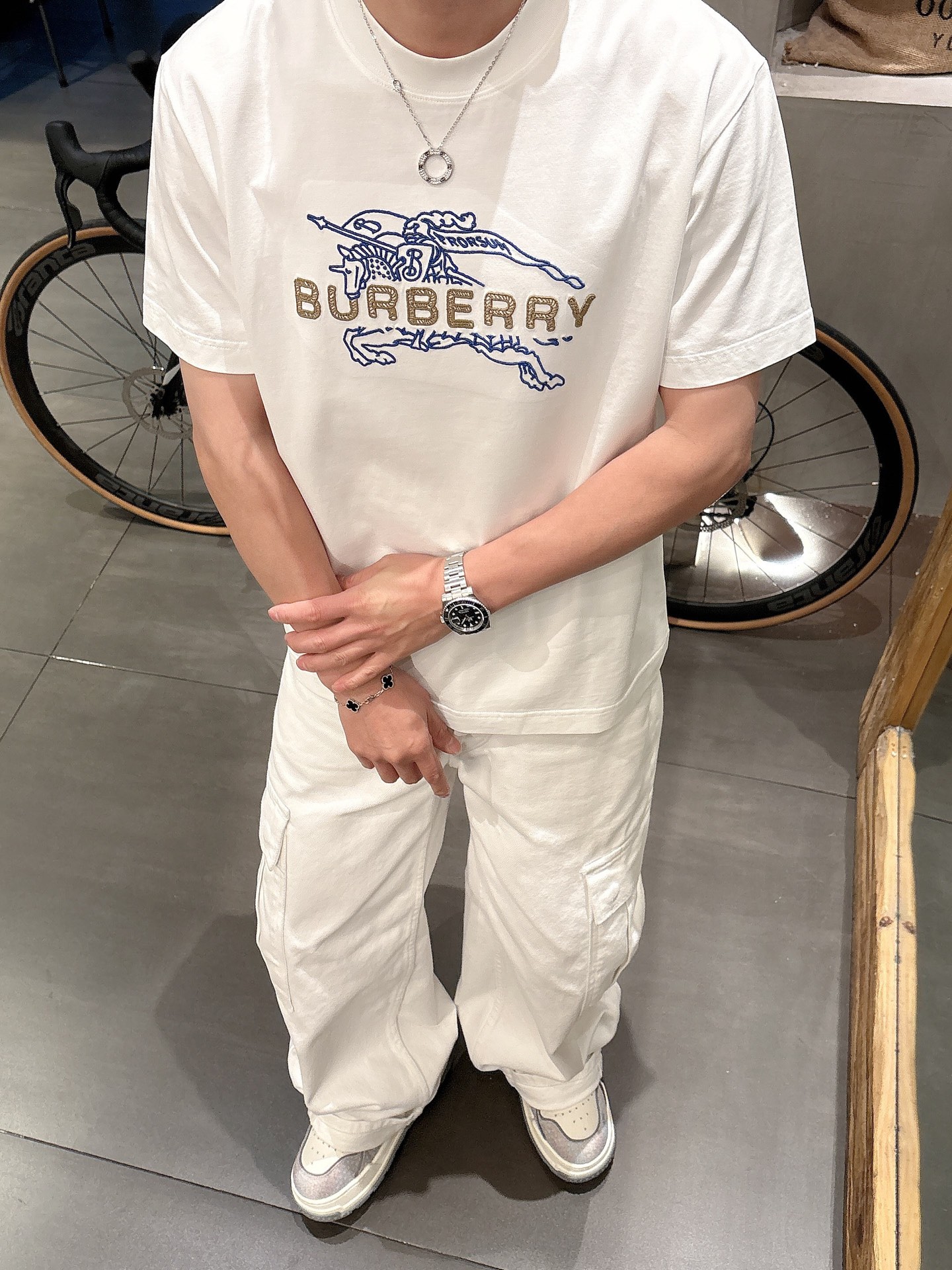 Burberry Summer T-Shirt with Equestrian Knight Logo - A Stylish Wardrobe Staple 6 i1742580698693 8474 0 7