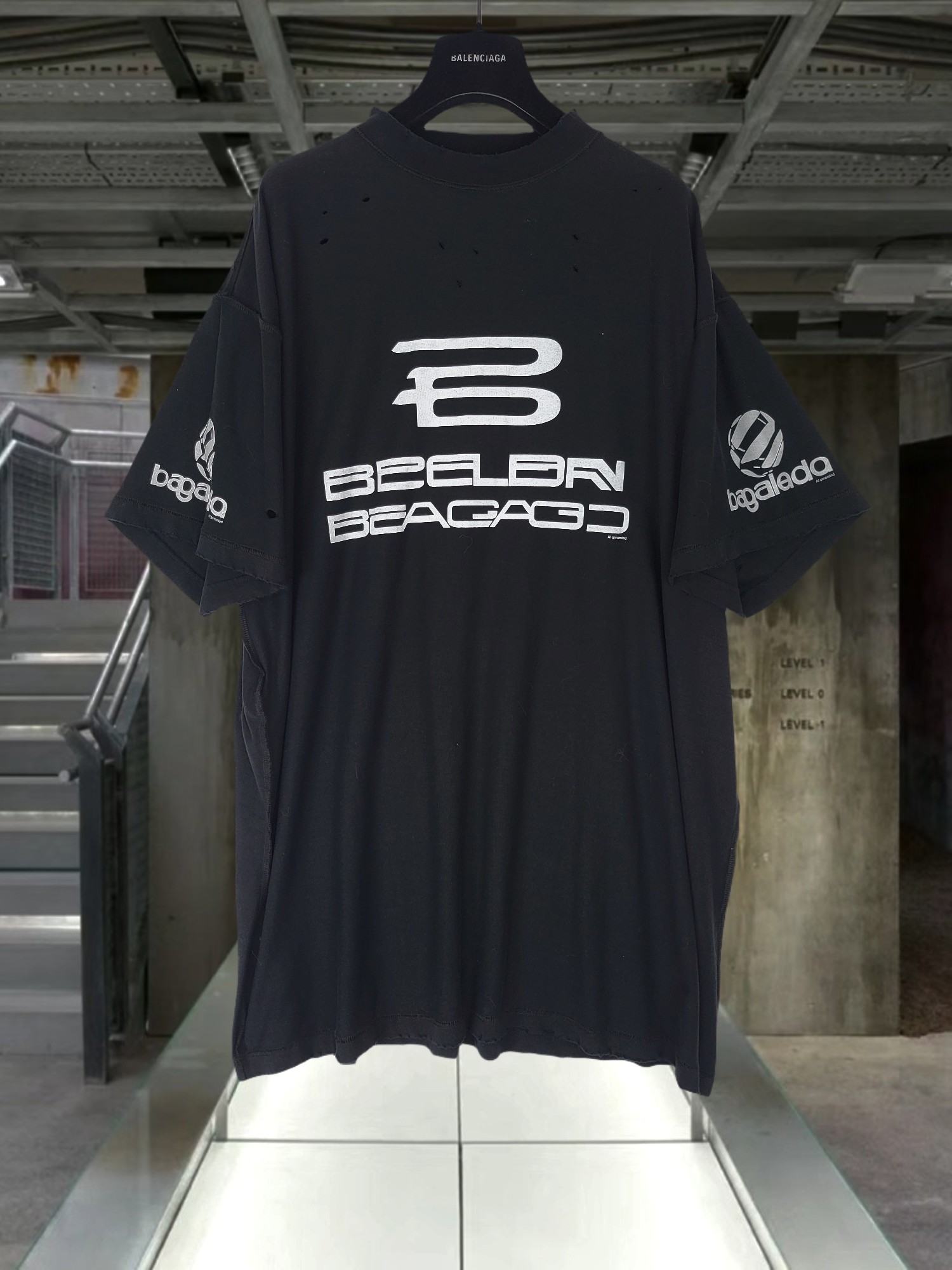 발렌시아가 2024SS 프린트 반팔 티셔츠 남녀공용 947 Balenciaga T Shirt
