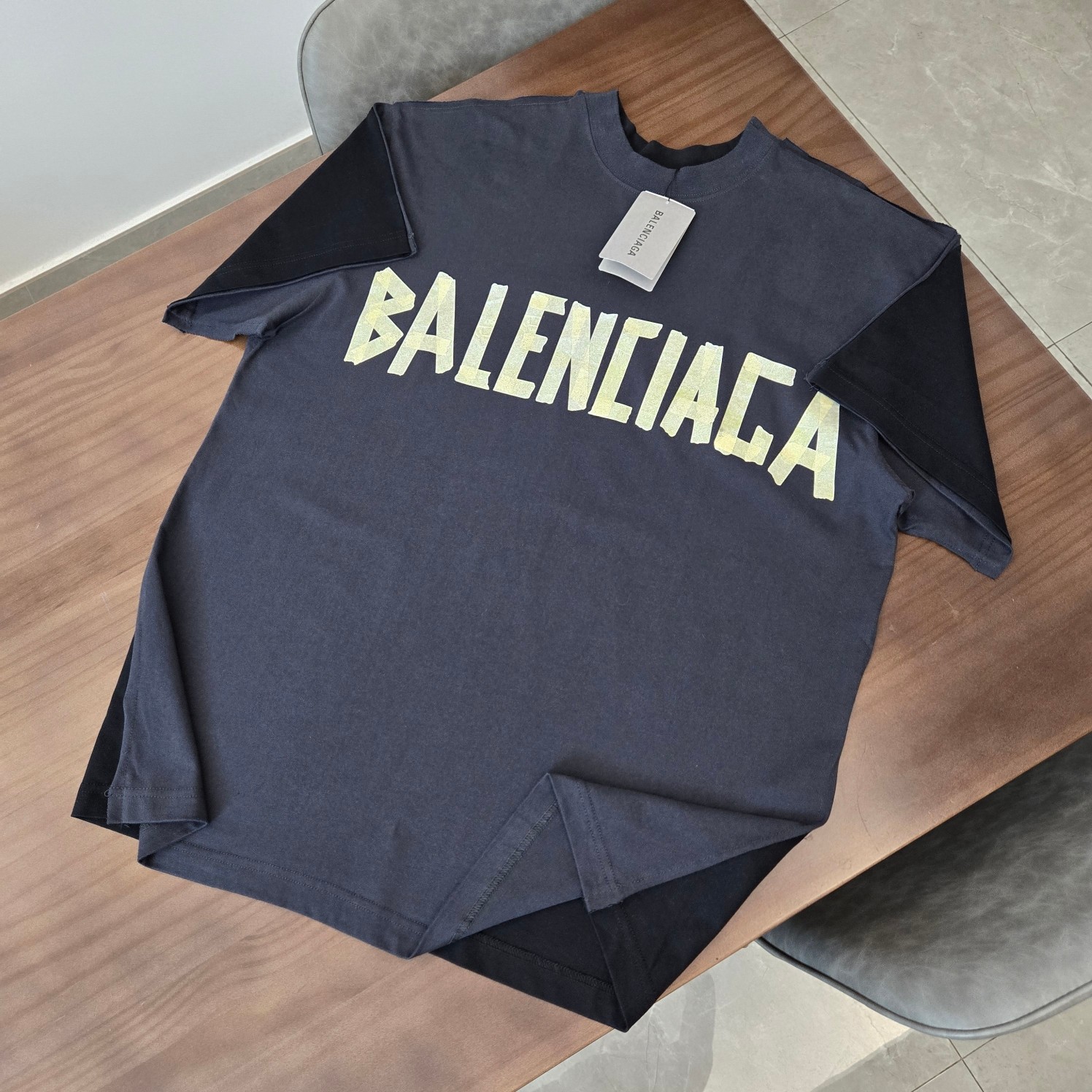 발렌시아가 2024SS 자수 프린트 니트 957 Balenciaga T Shirt