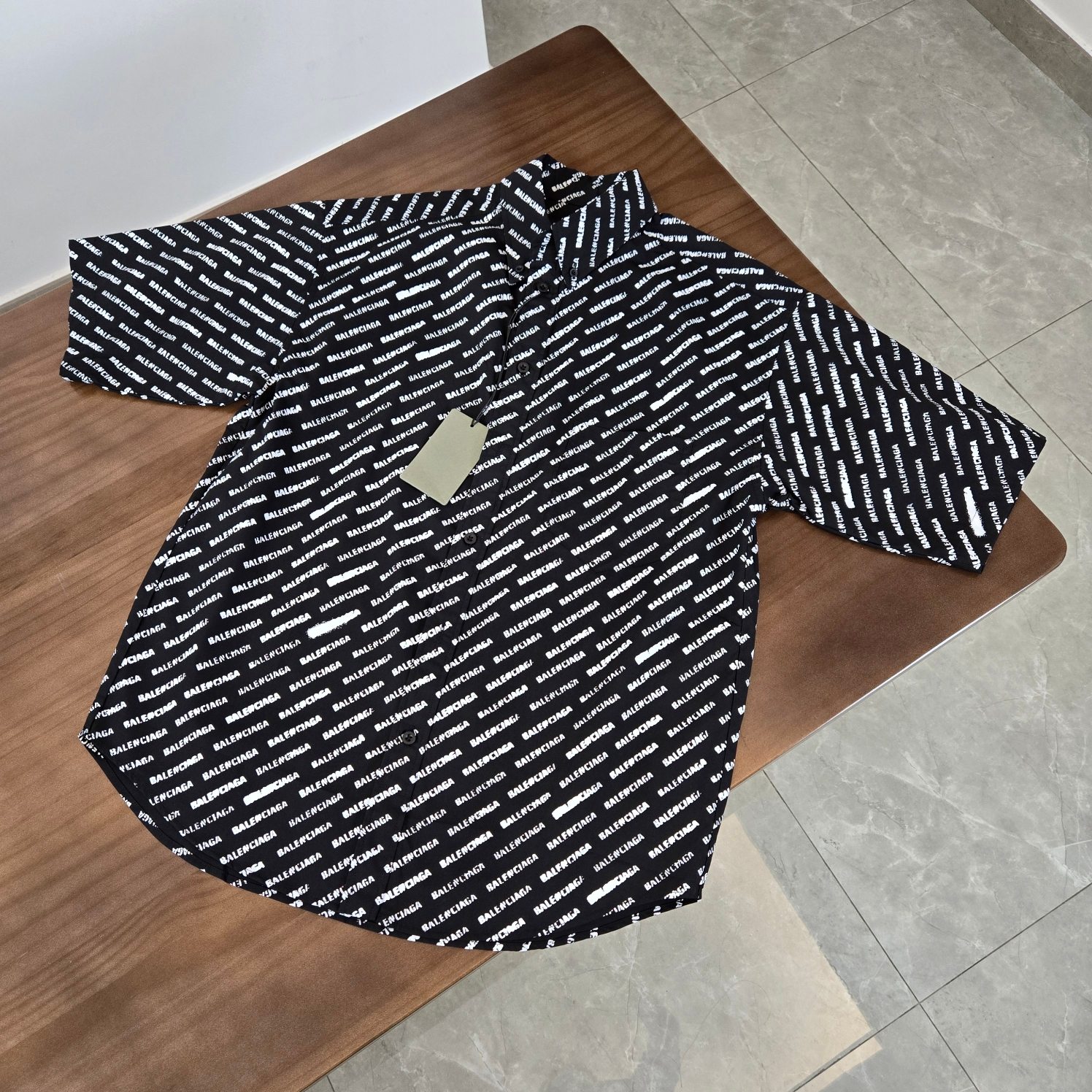 발렌시아가 2024SS 모노그램 코튼 반팔 셔츠 5347 Balenciaga T Shirt