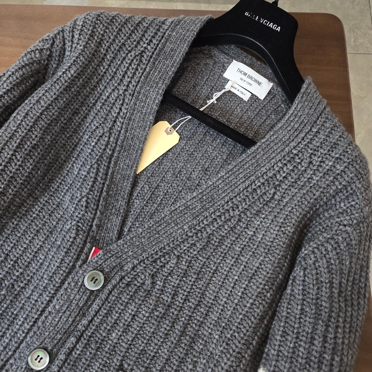 TB 24/FW 네 줄무늬 두꺼운 니트 가디건 5372 Thom Browne 이미지 3