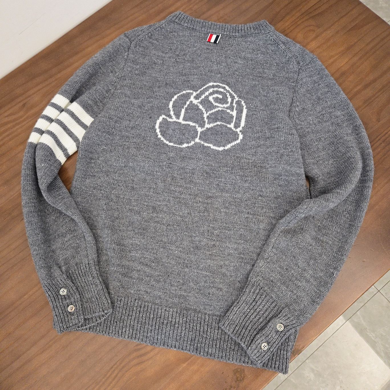 톰브라운 24 FW 로즈 가디건 5499 이미지 2