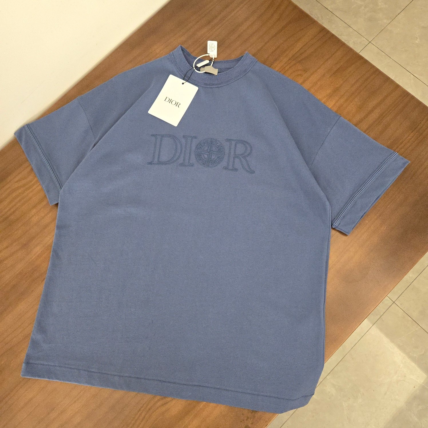 디올 2024FW 자수 콜라보 반팔 티셔츠 5514 Dior T Shirt