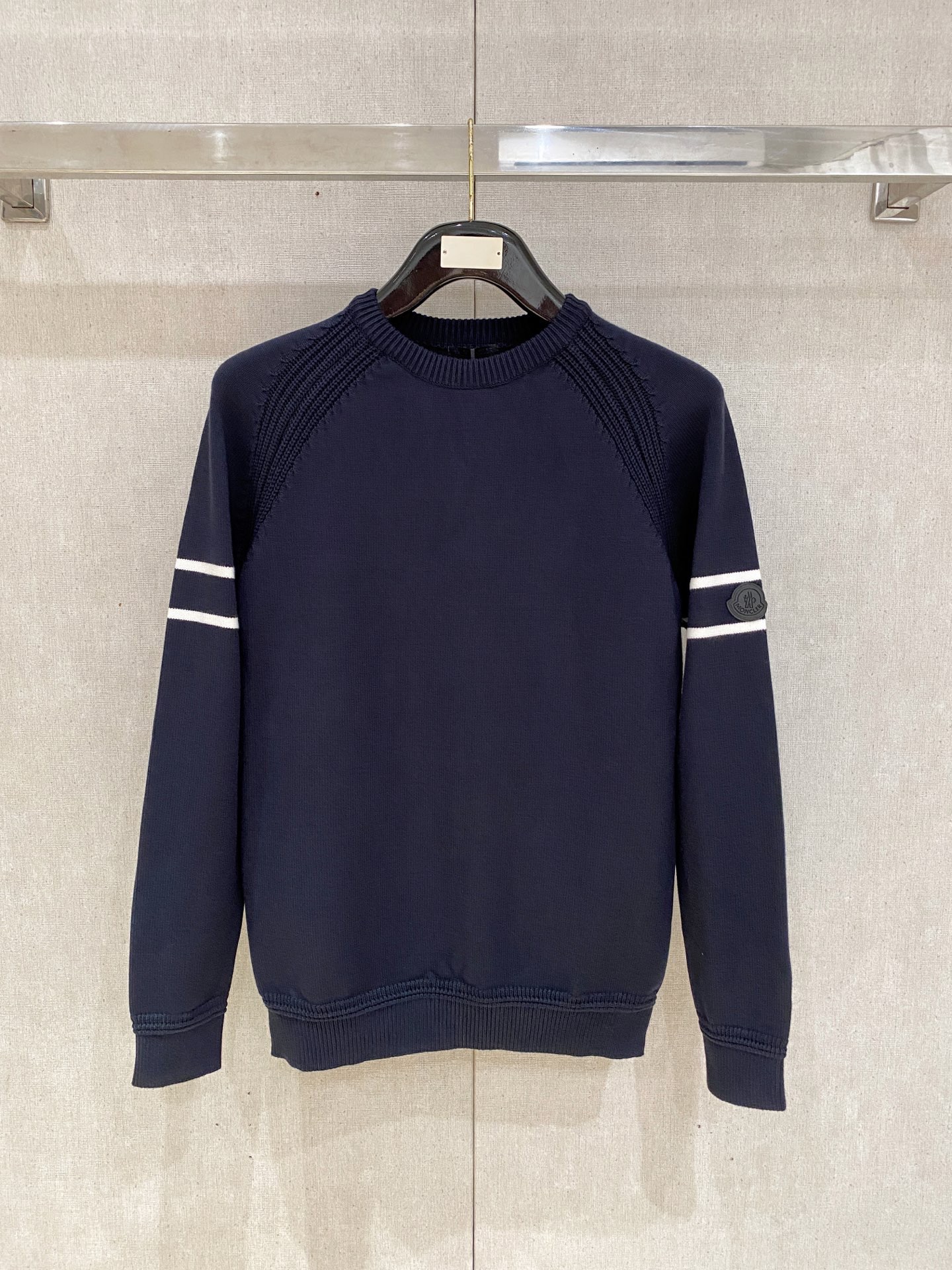 NO:569611,Moncler 2025 new autumn and winter sweater color white blue size M-3XL,,Moncler,sweaters,alexander wang19860909Moncler 蒙口2025秋冬新款毛衣 颜色白色 蓝色 码数M-3XL,,Moncler,sweaters,alexander wang,Men's clothing
