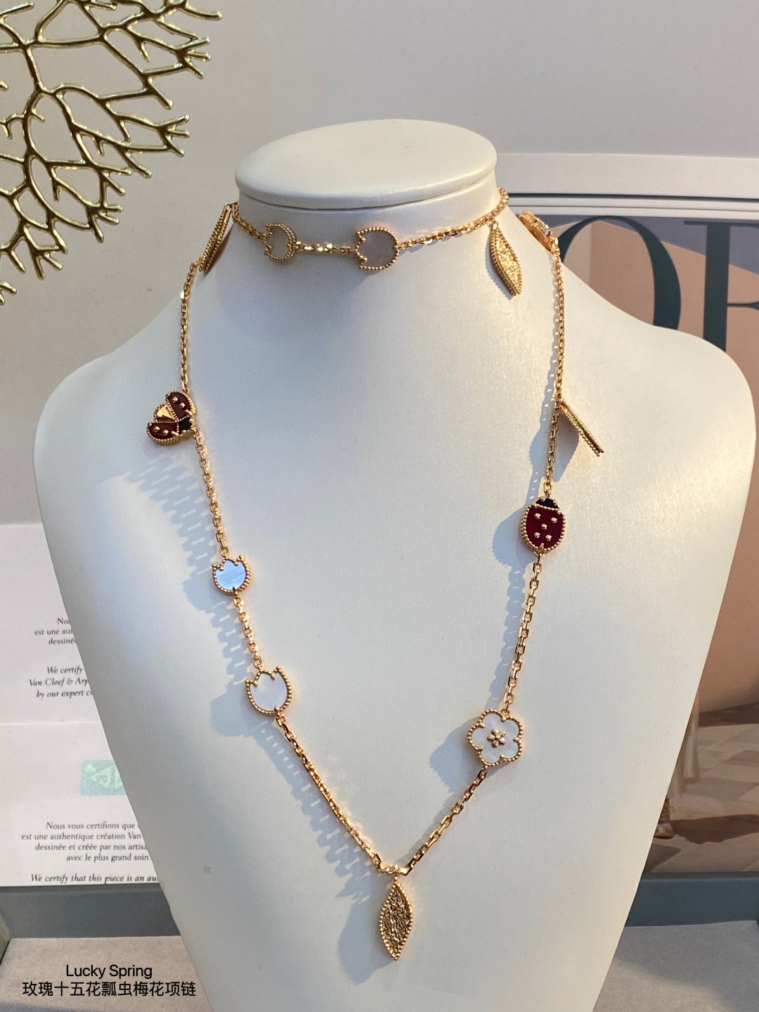 NO:114385,【High-end customization】 New VCA lucky spring necklace Plum blossom ladybug leaves Each pattern is very delicate and flexible in color and gentle, jewelry is boutique, necklace19860909【高端定制】 新款 VCA lucky spring项链 梅花瓢虫叶子 每个图案都非常精致灵动配色也很温柔,饰品精品,necklace,Jewelry