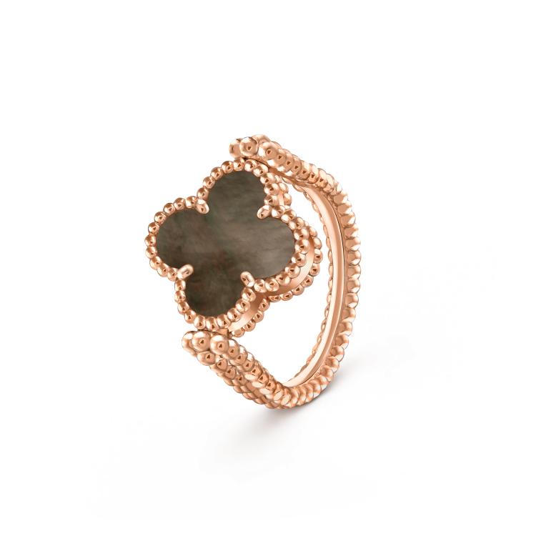 NO:678110,Fanjia's new laser four-leaf clover with diamonds, gray shell, double-sided ring, full and round flower shape, ultra-exquisite, made of selected materials imported from Germany, electroplated with thick gold, electroplated with thick gold, 678 yards in total, can be worn on both sides, buy one for two, ring, jewelry boutique, ring19860909梵家 新款 镭射四叶草 带钻 灰贝 双面戒指 花型饱满圆润 超精致做精选德国进口材质电镀厚金 电镀厚金 678码齐 双面可佩戴 买一当二 戒指,饰品精品,ring,Jewelry